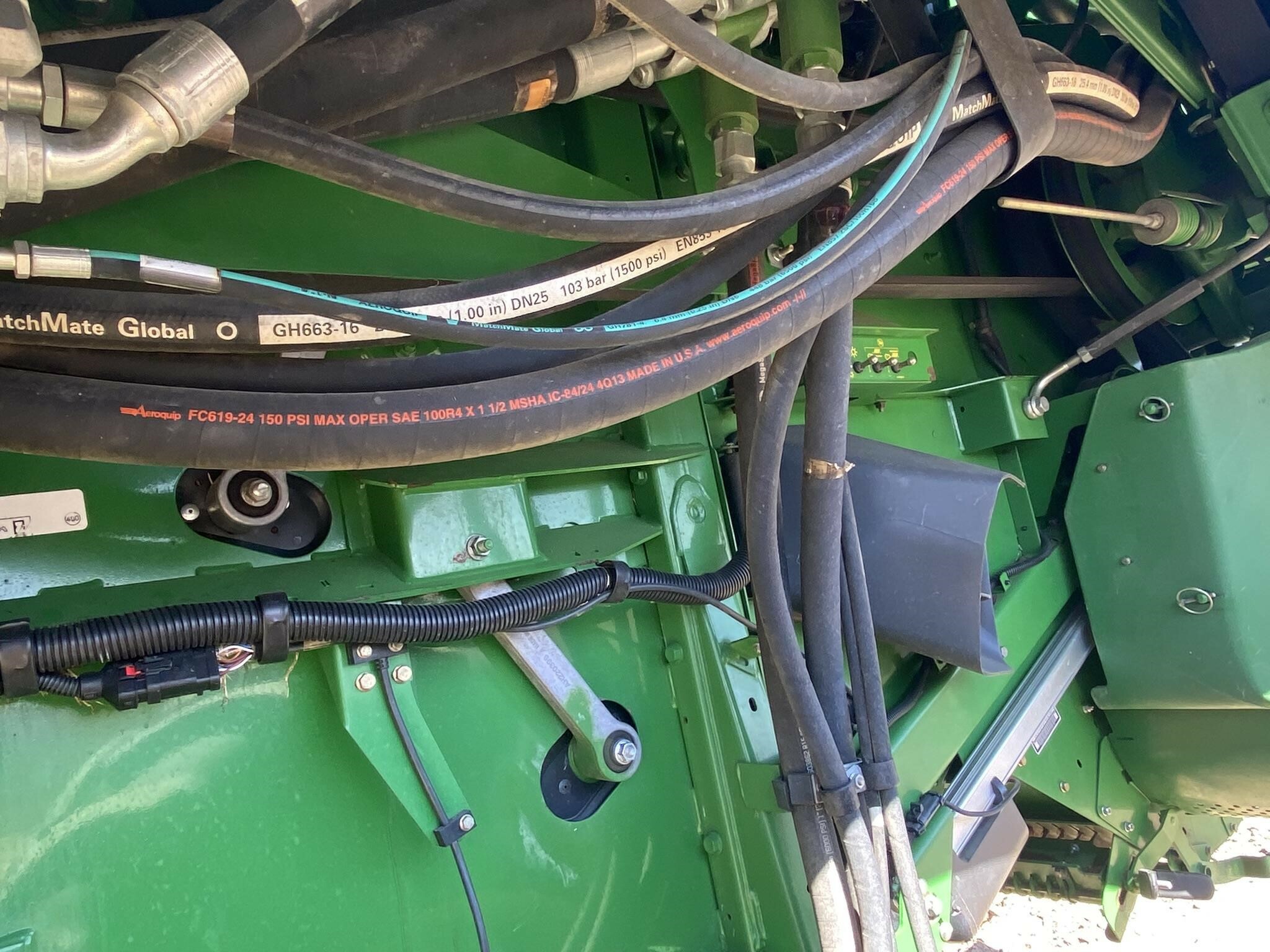 2014 John Deere S690 Combine