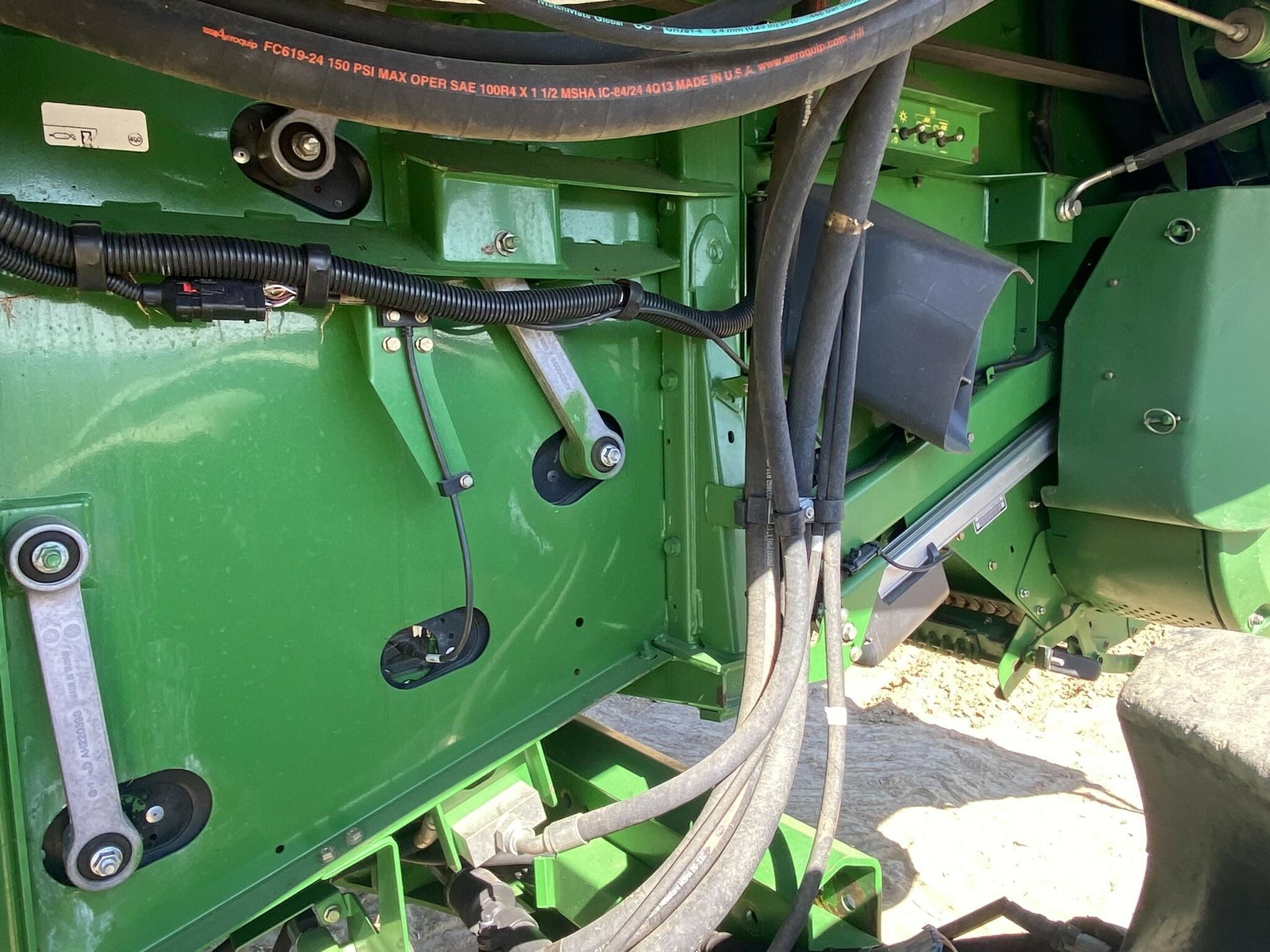 2014 John Deere S690 Combine