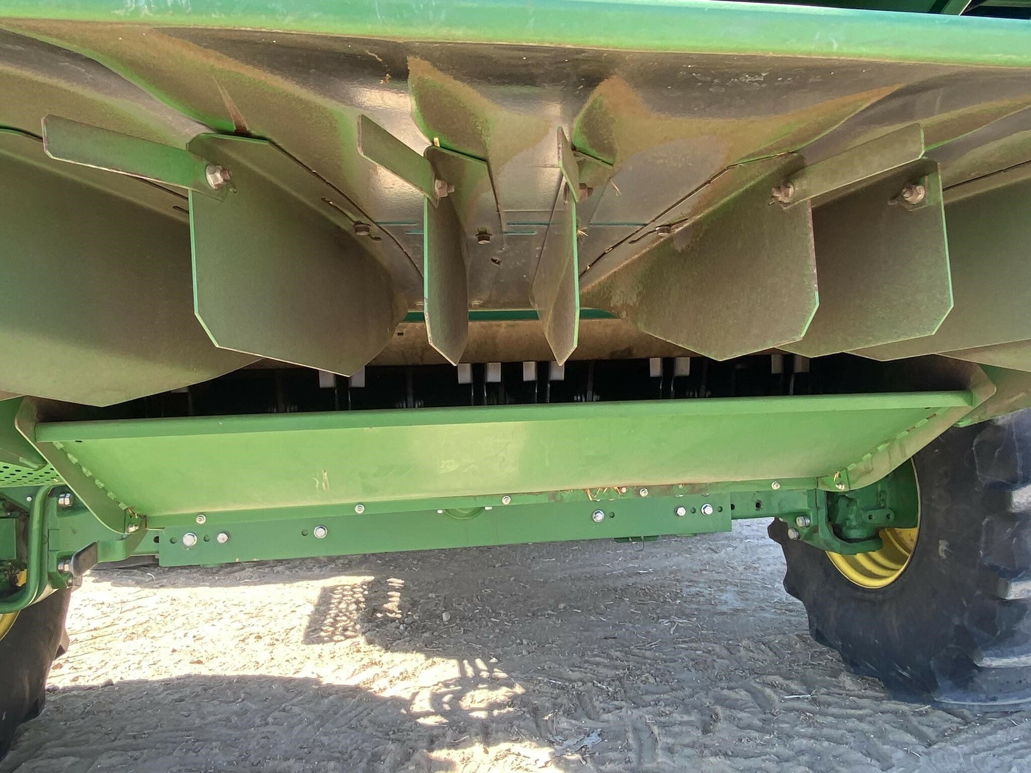 2014 John Deere S690 Combine