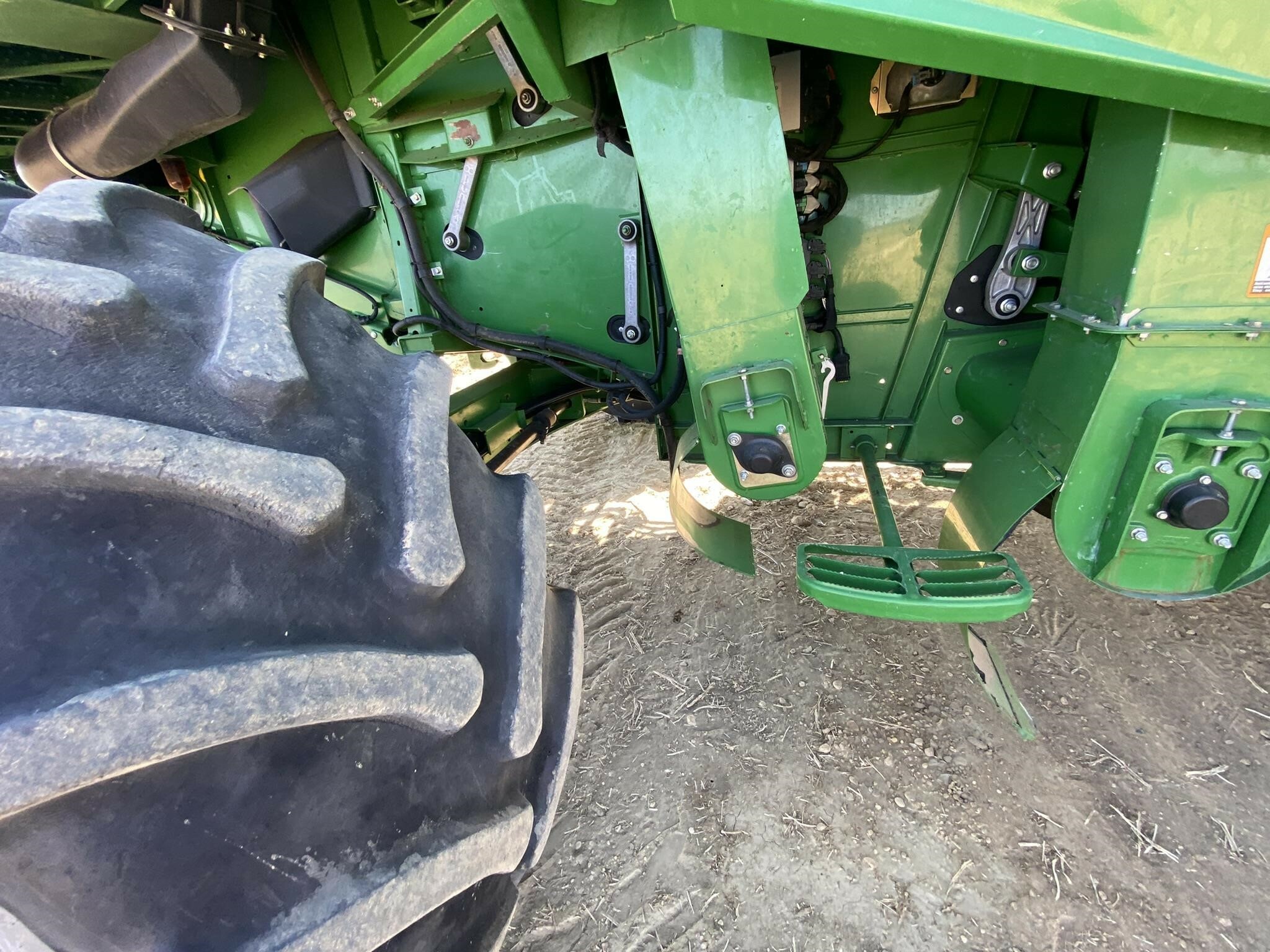 2014 John Deere S690 Combine