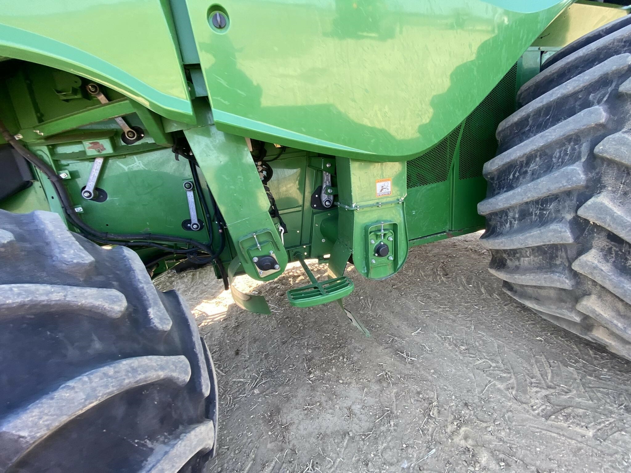 2014 John Deere S690 Combine