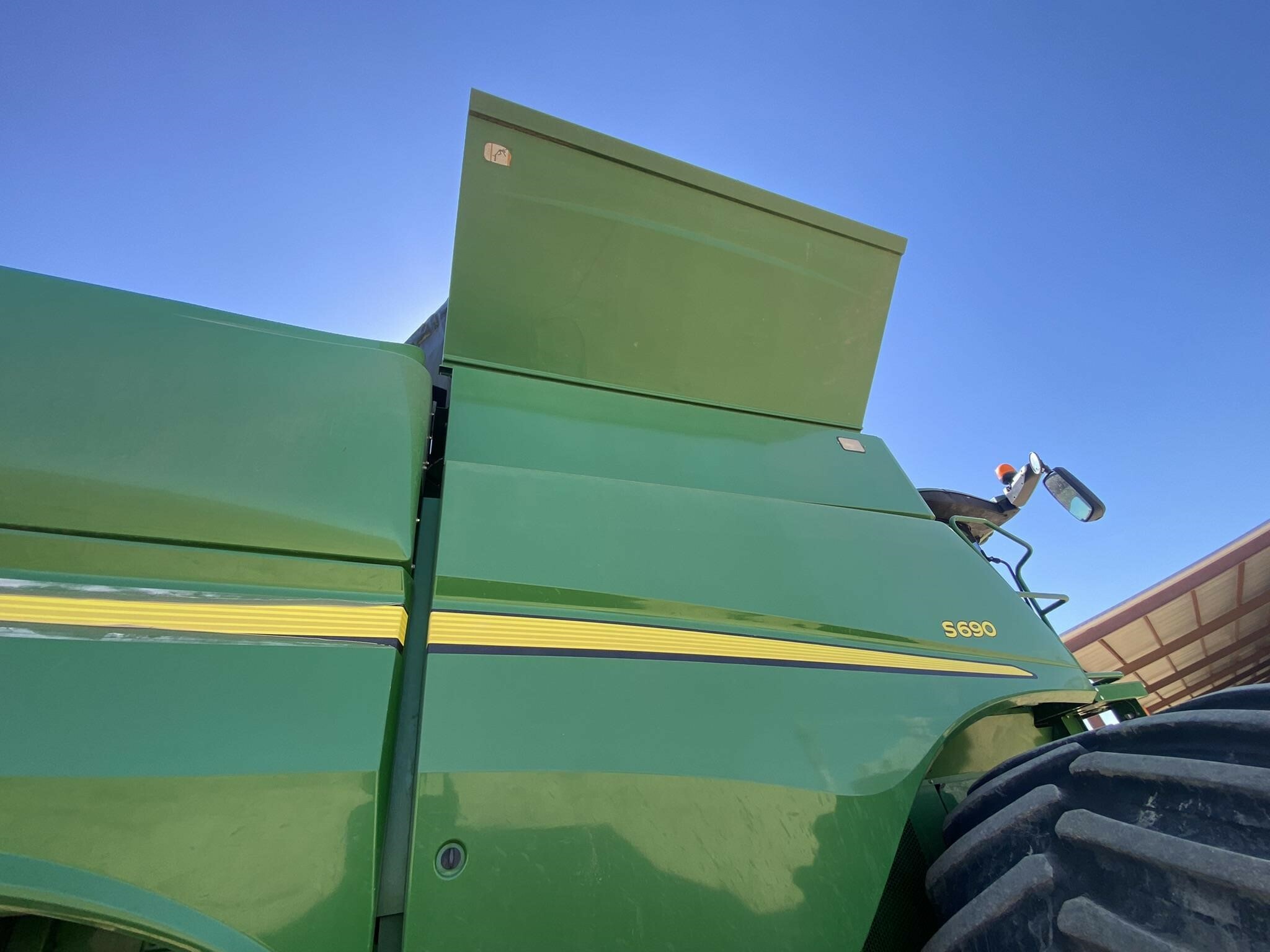2014 John Deere S690 Combine
