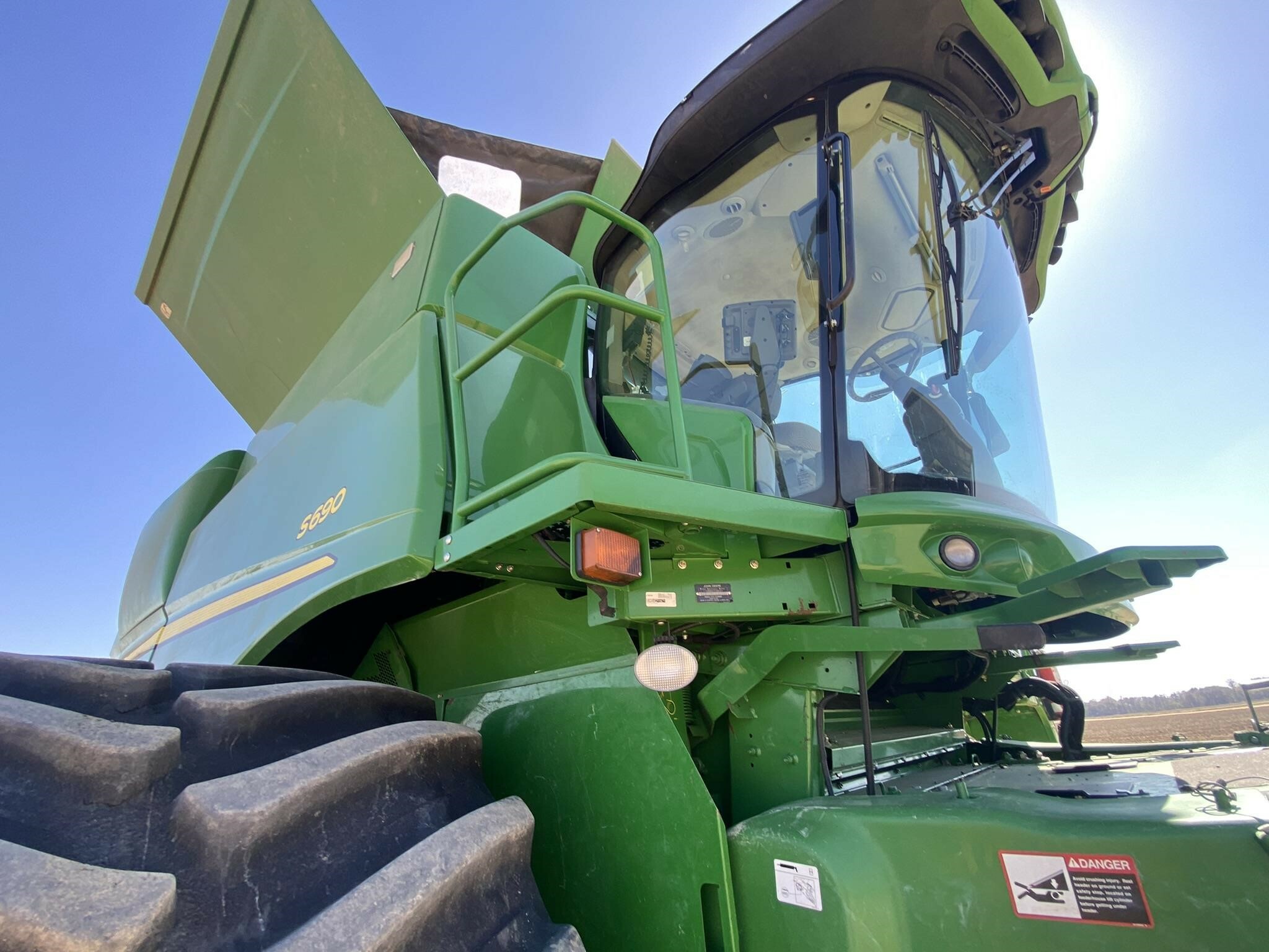 2014 John Deere S690 Combine