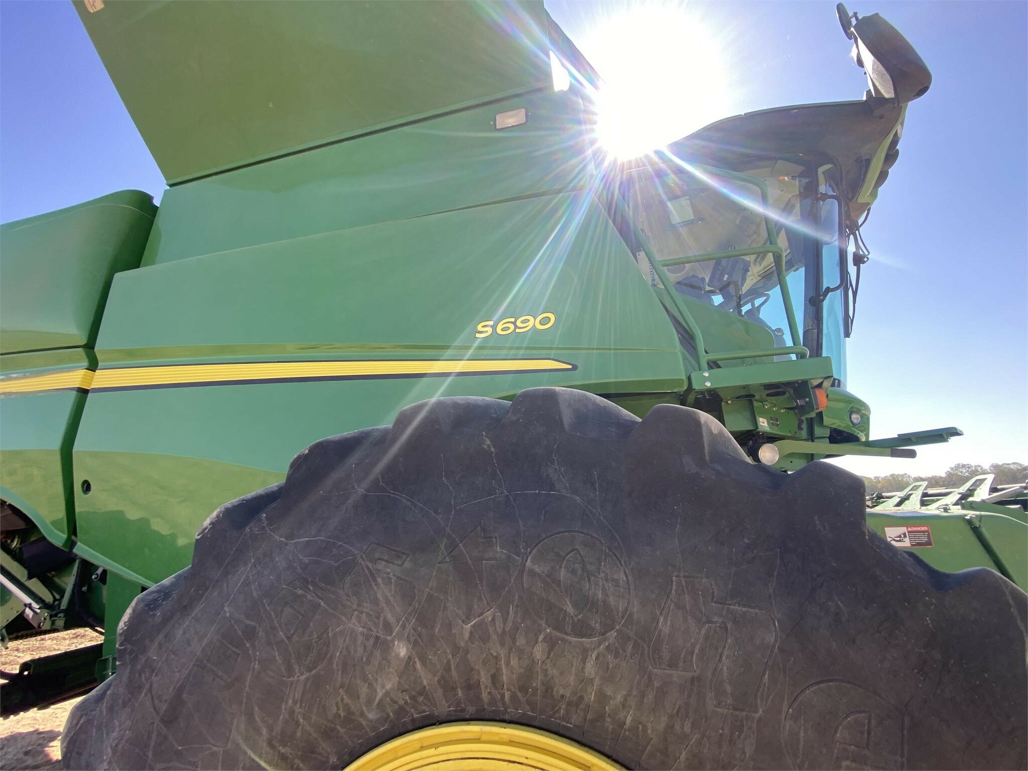 2014 John Deere S690 Combine
