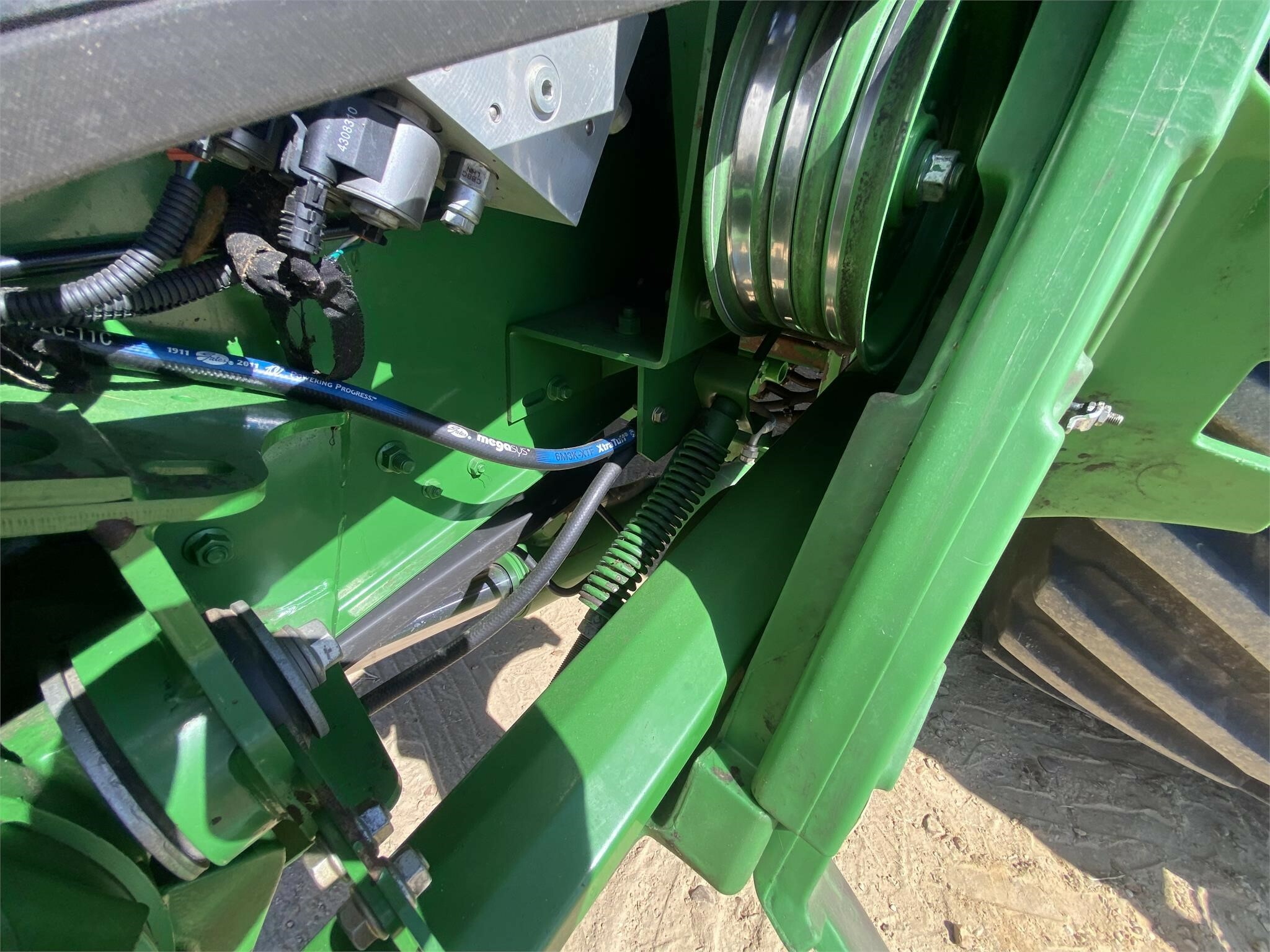 2014 John Deere S690 Combine