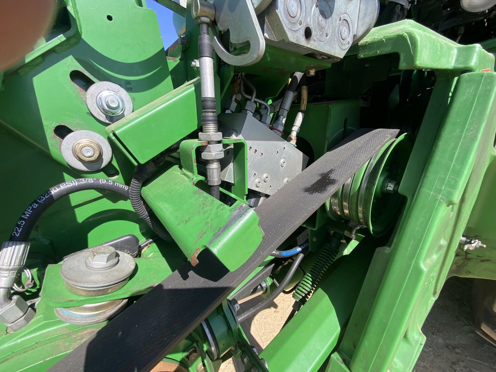 2014 John Deere S690 Combine