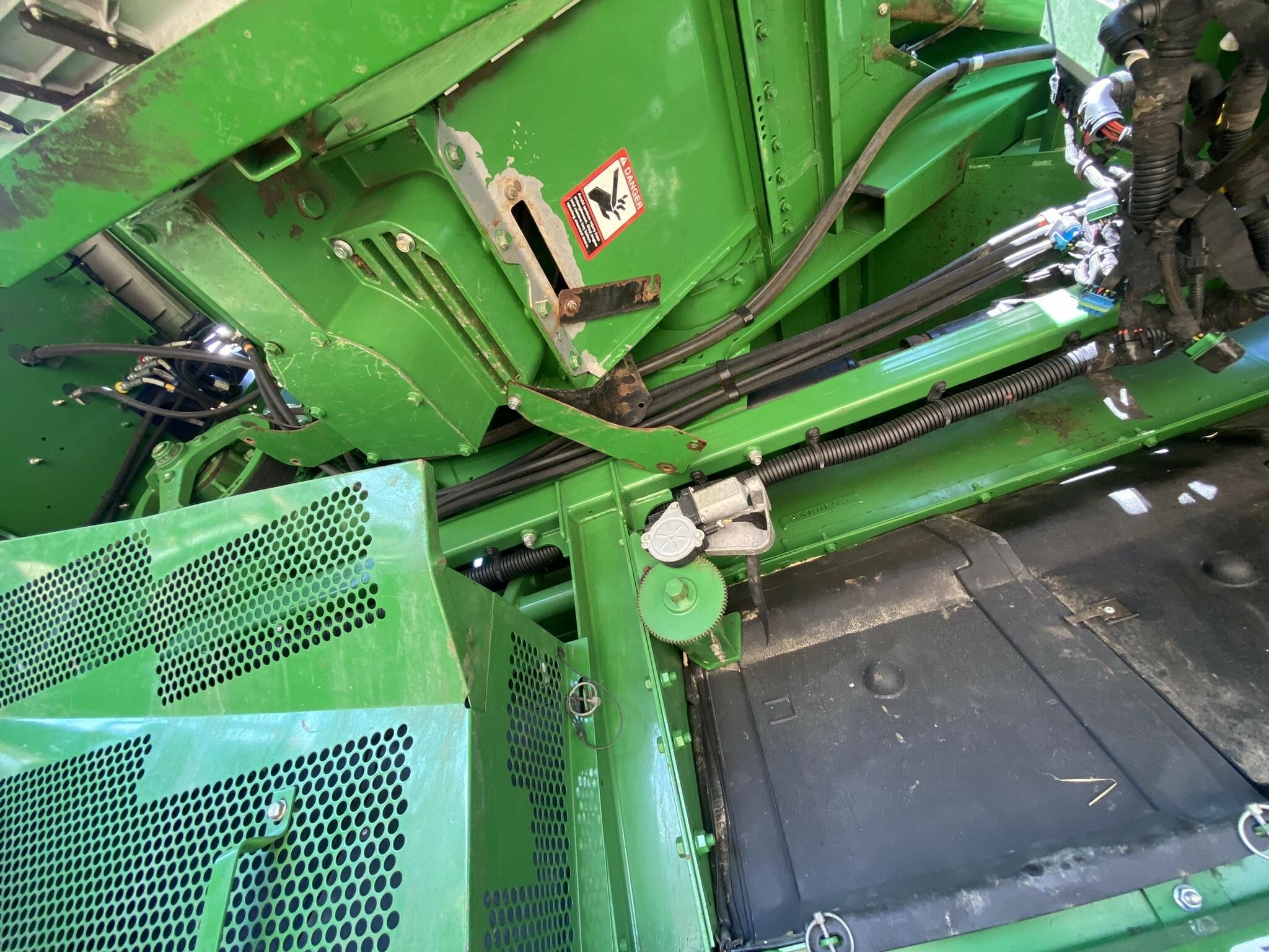 2014 John Deere S690 Combine