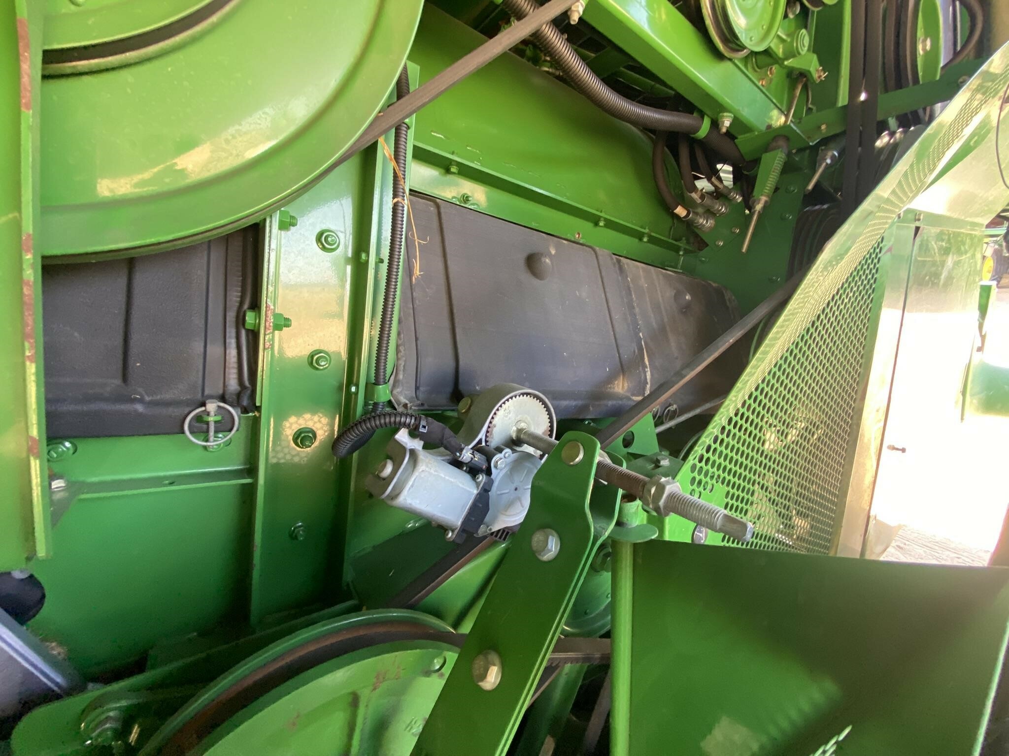 2014 John Deere S690 Combine