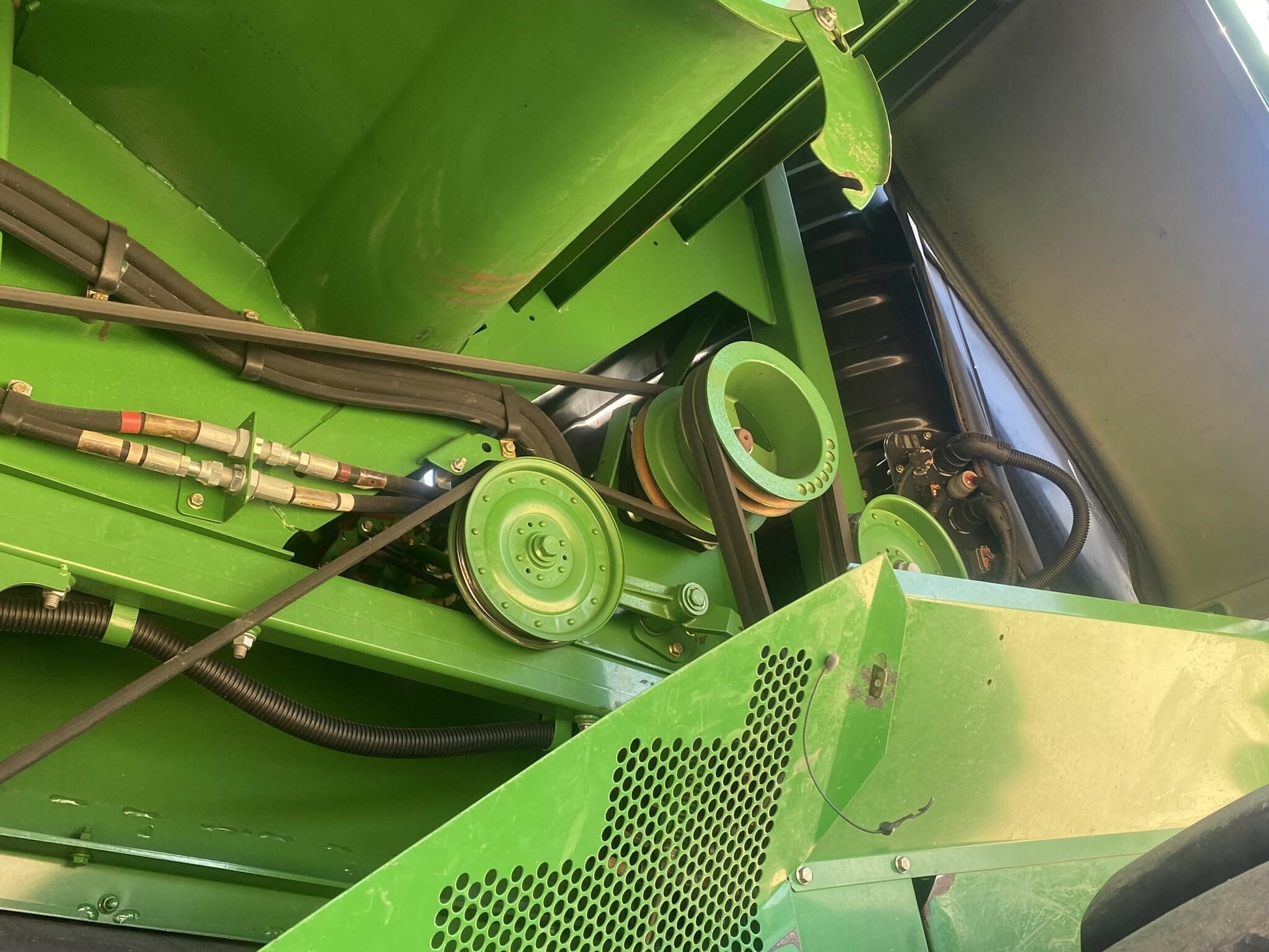 2014 John Deere S690 Combine