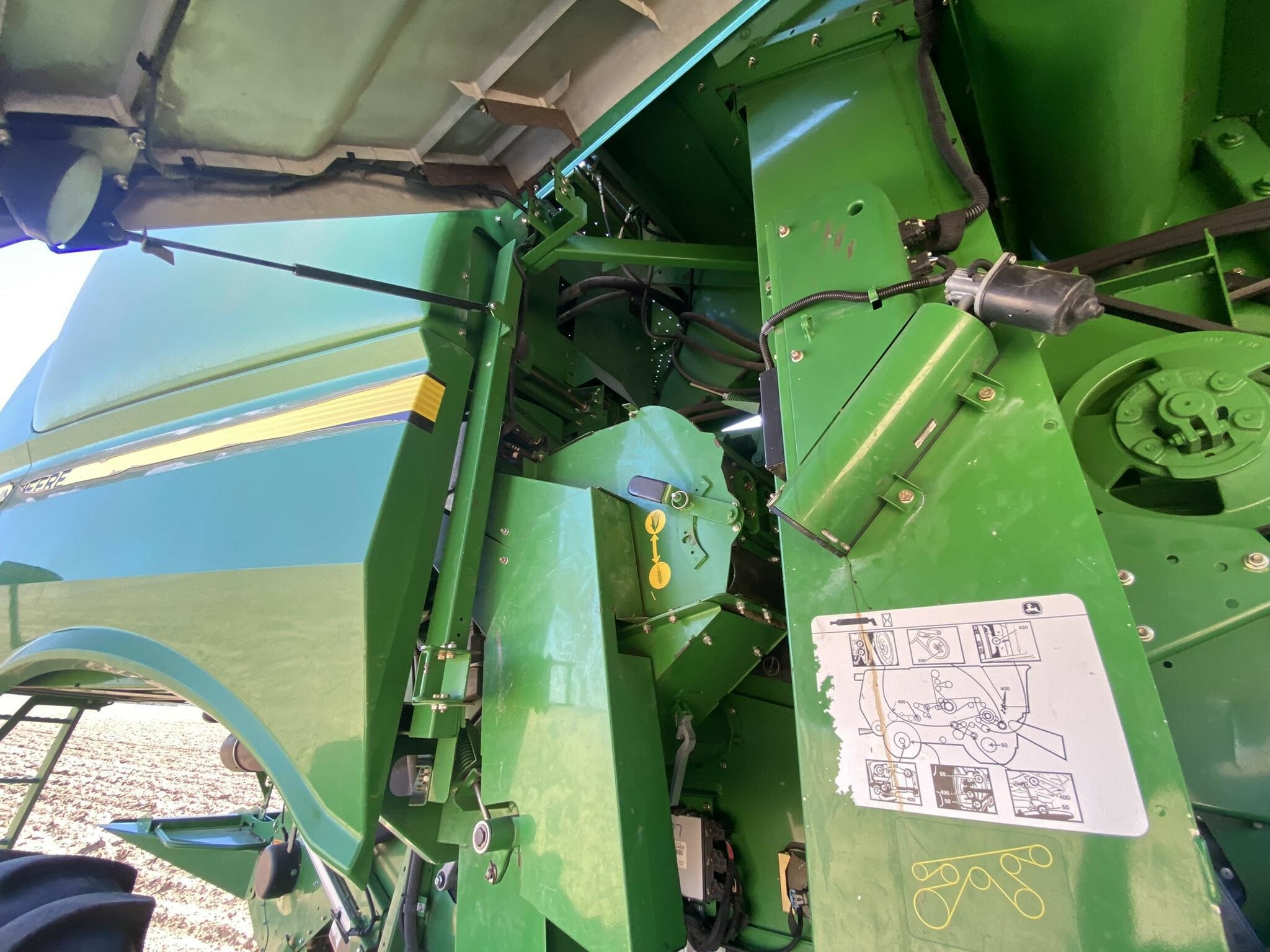 2014 John Deere S690 Combine