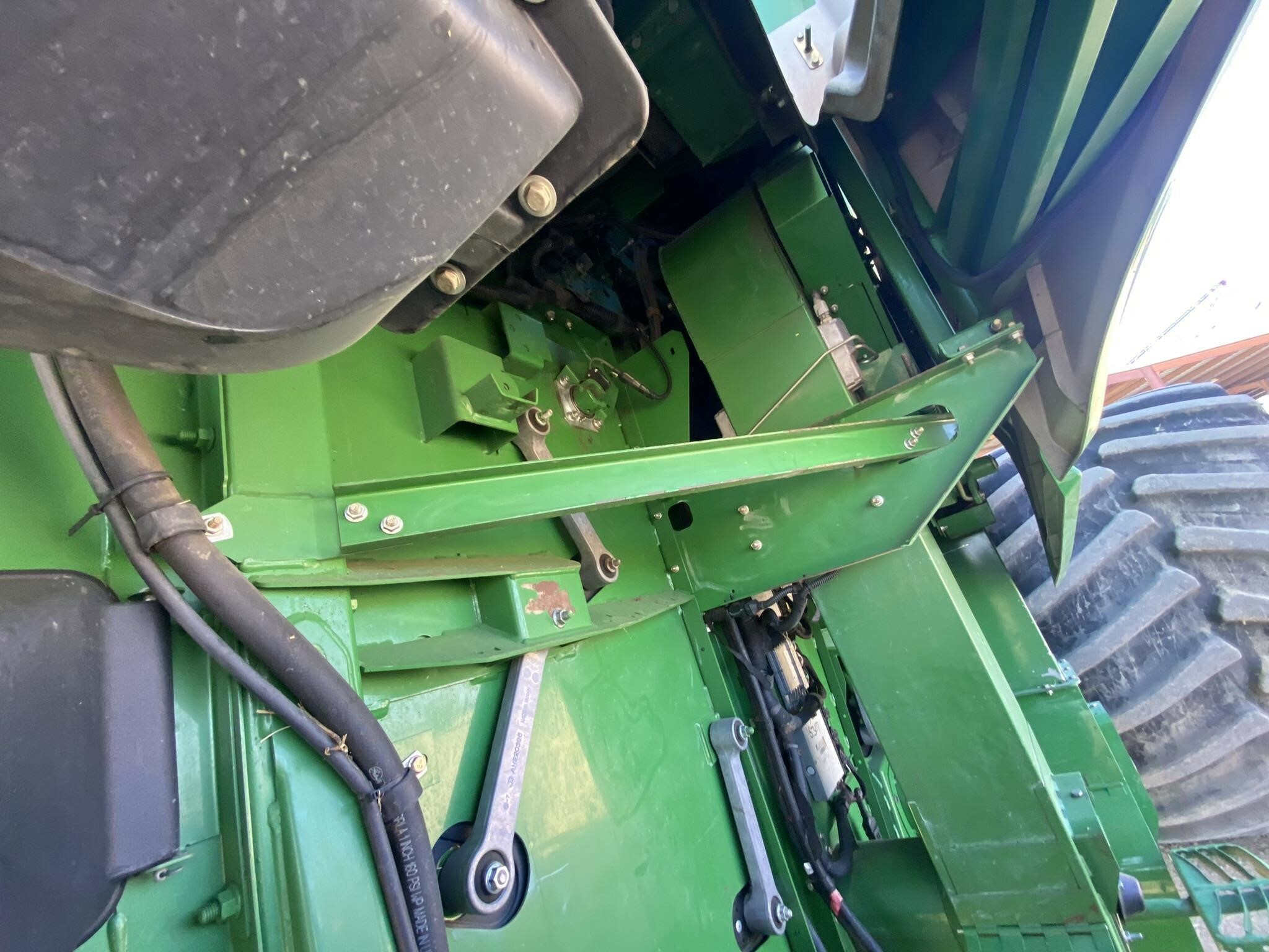2014 John Deere S690 Combine