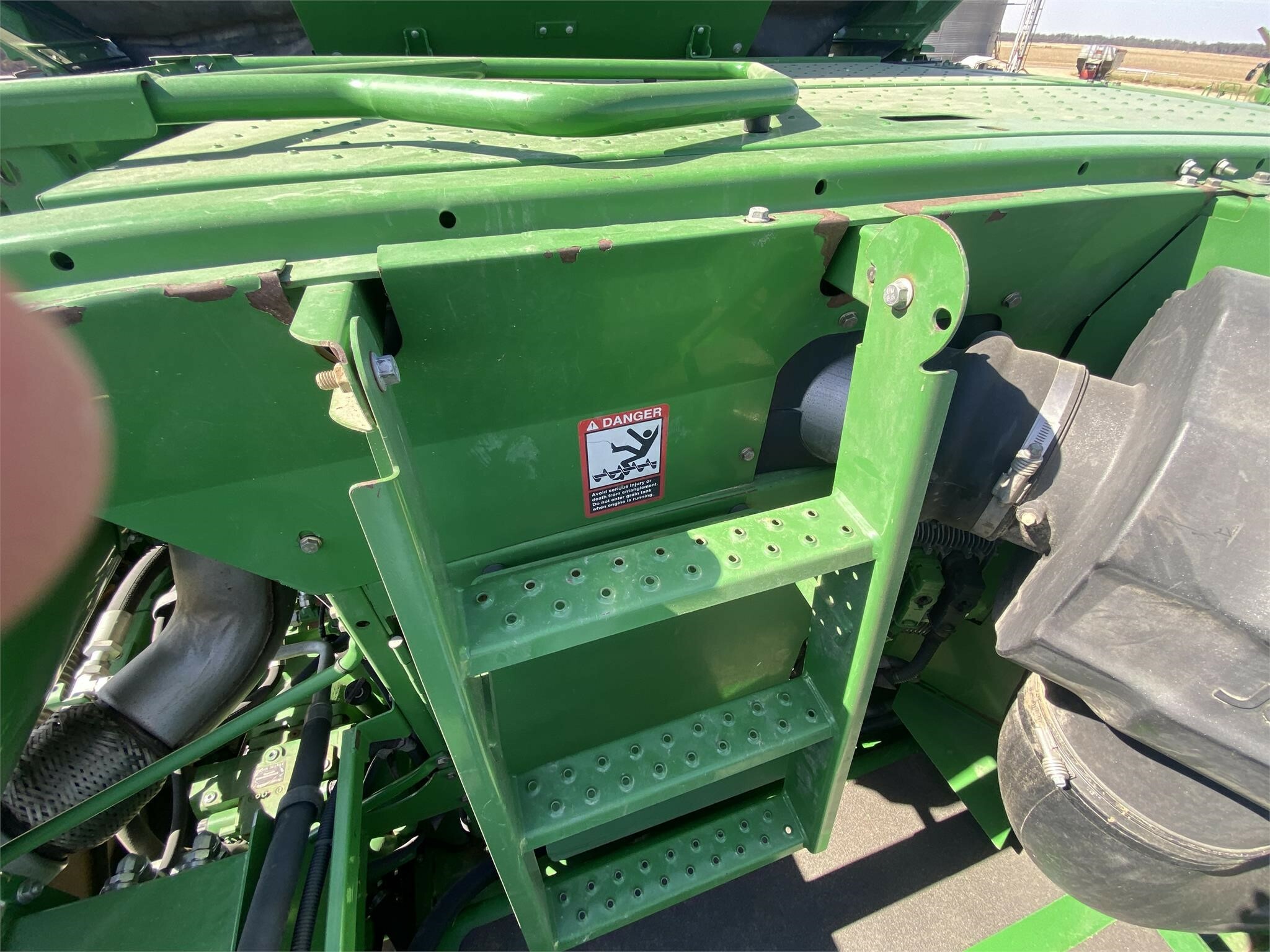 2014 John Deere S690 Combine