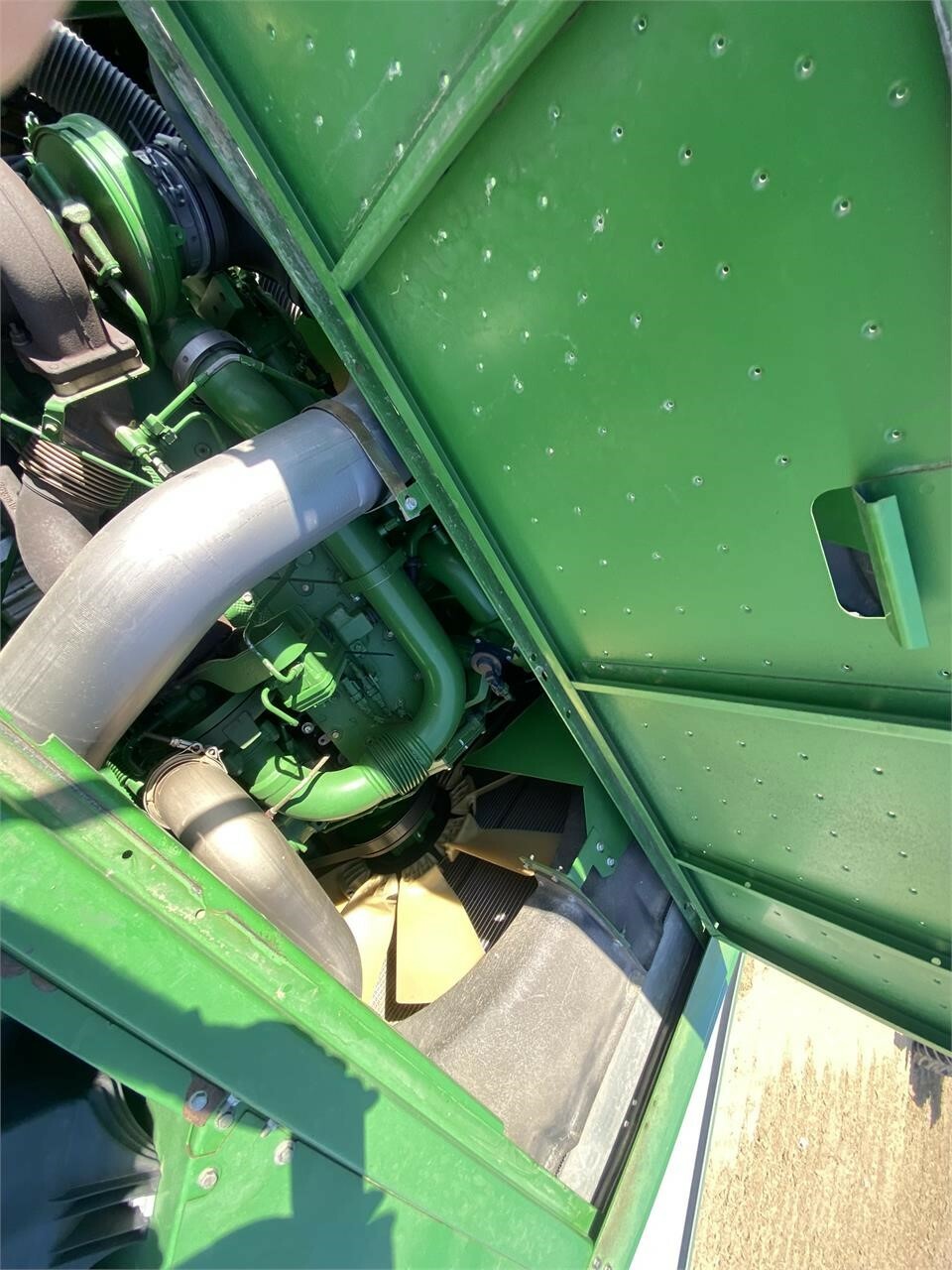 2014 John Deere S690 Combine