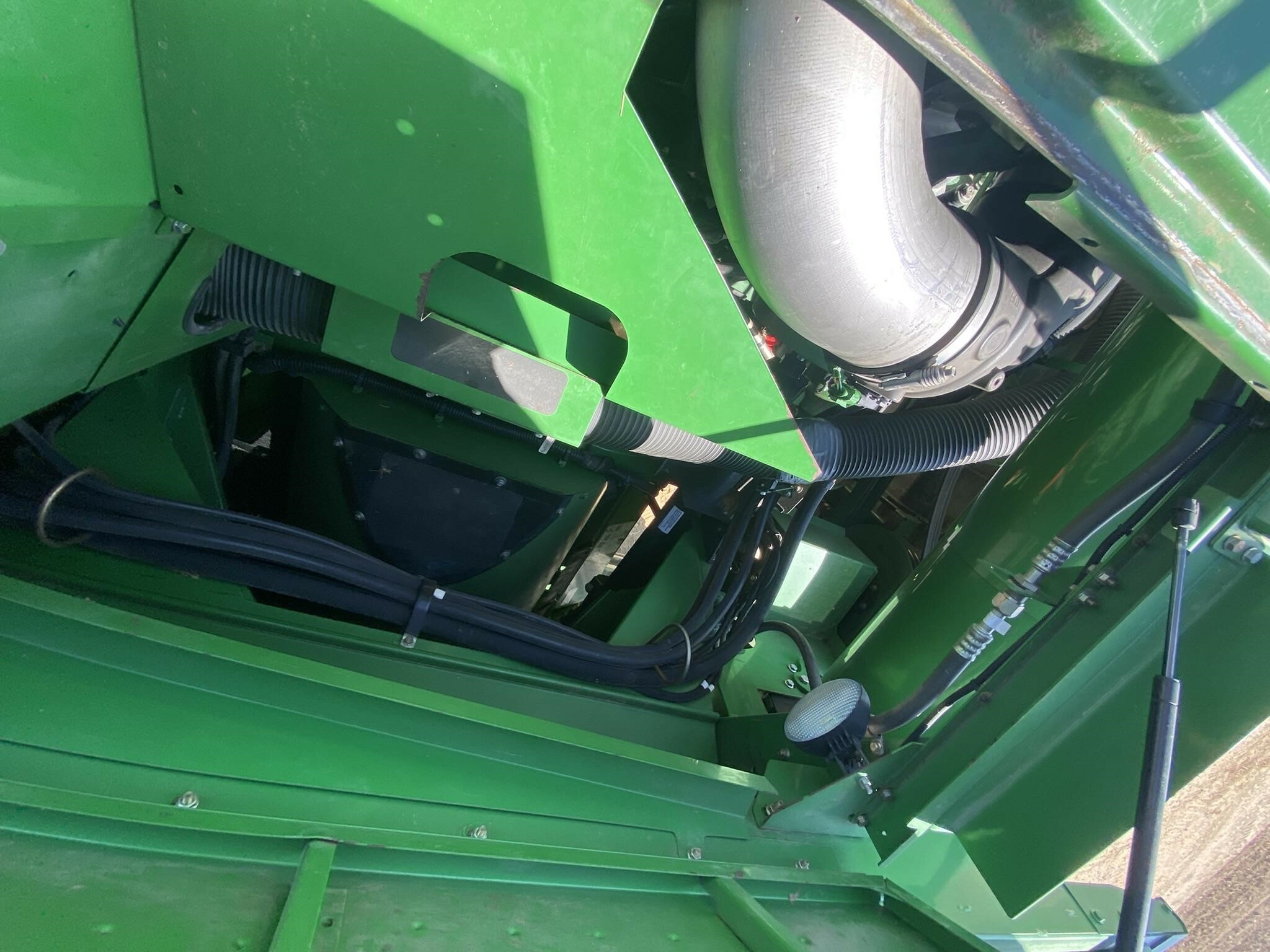 2014 John Deere S690 Combine