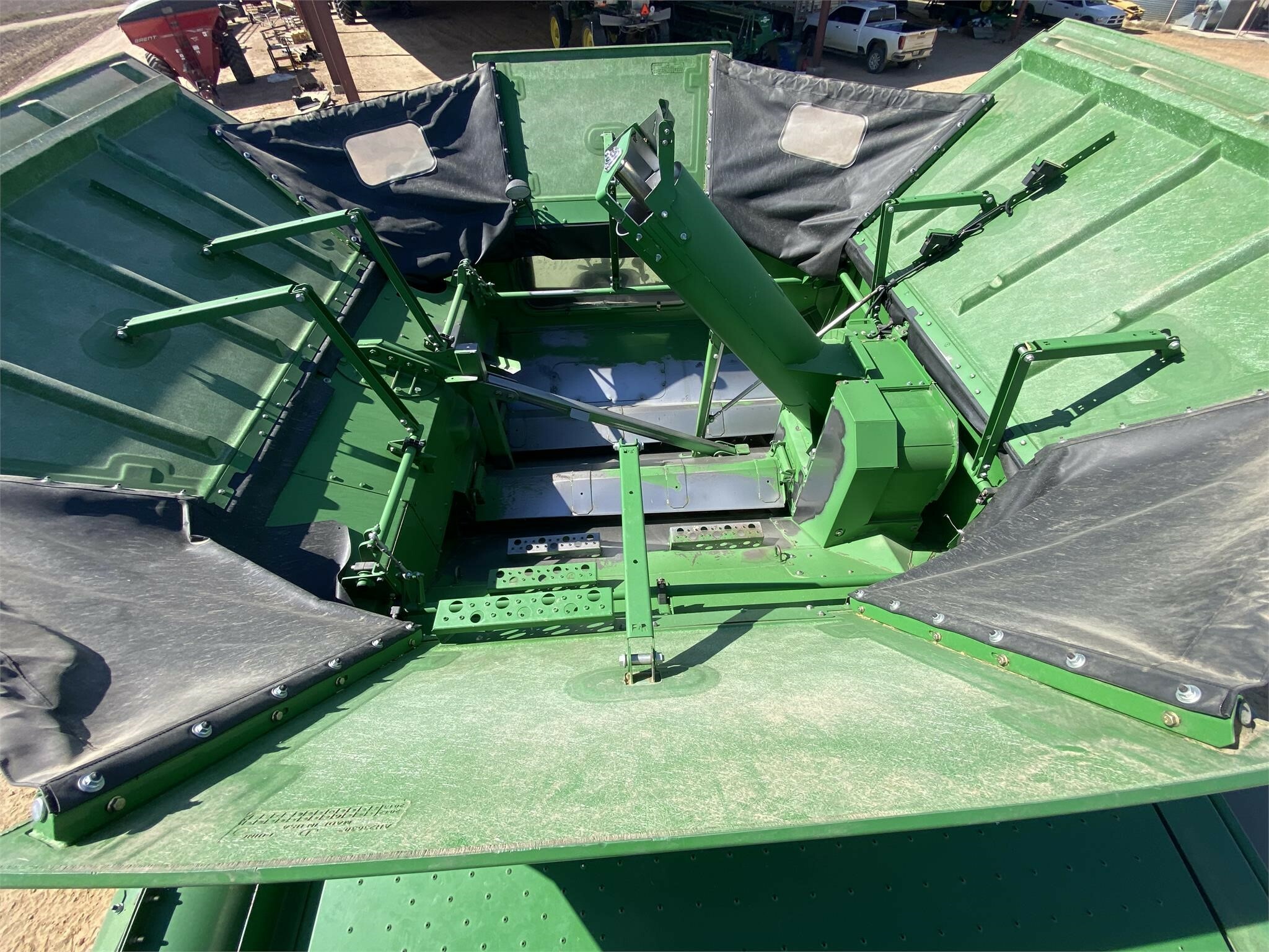 2014 John Deere S690 Combine