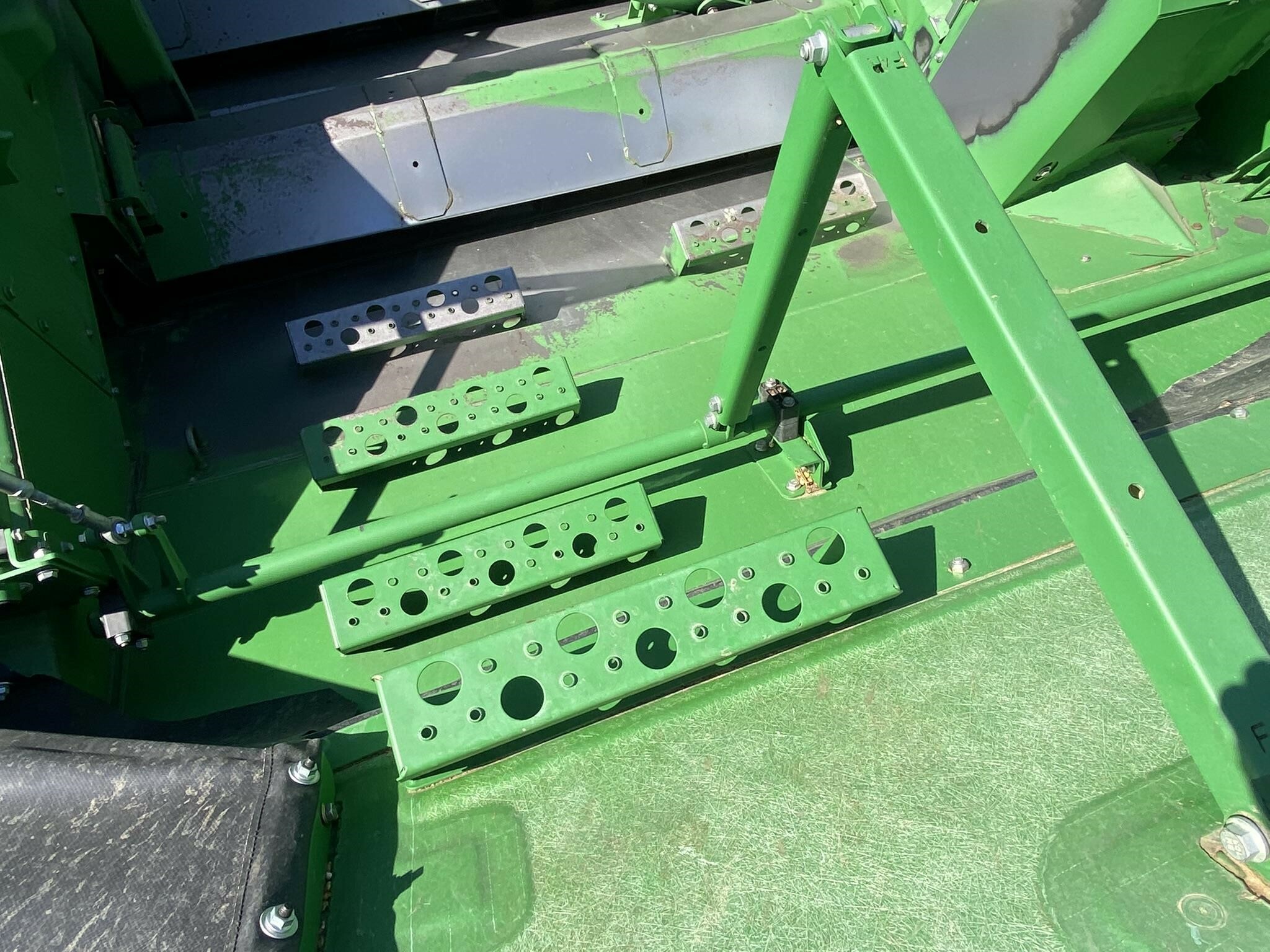 2014 John Deere S690 Combine