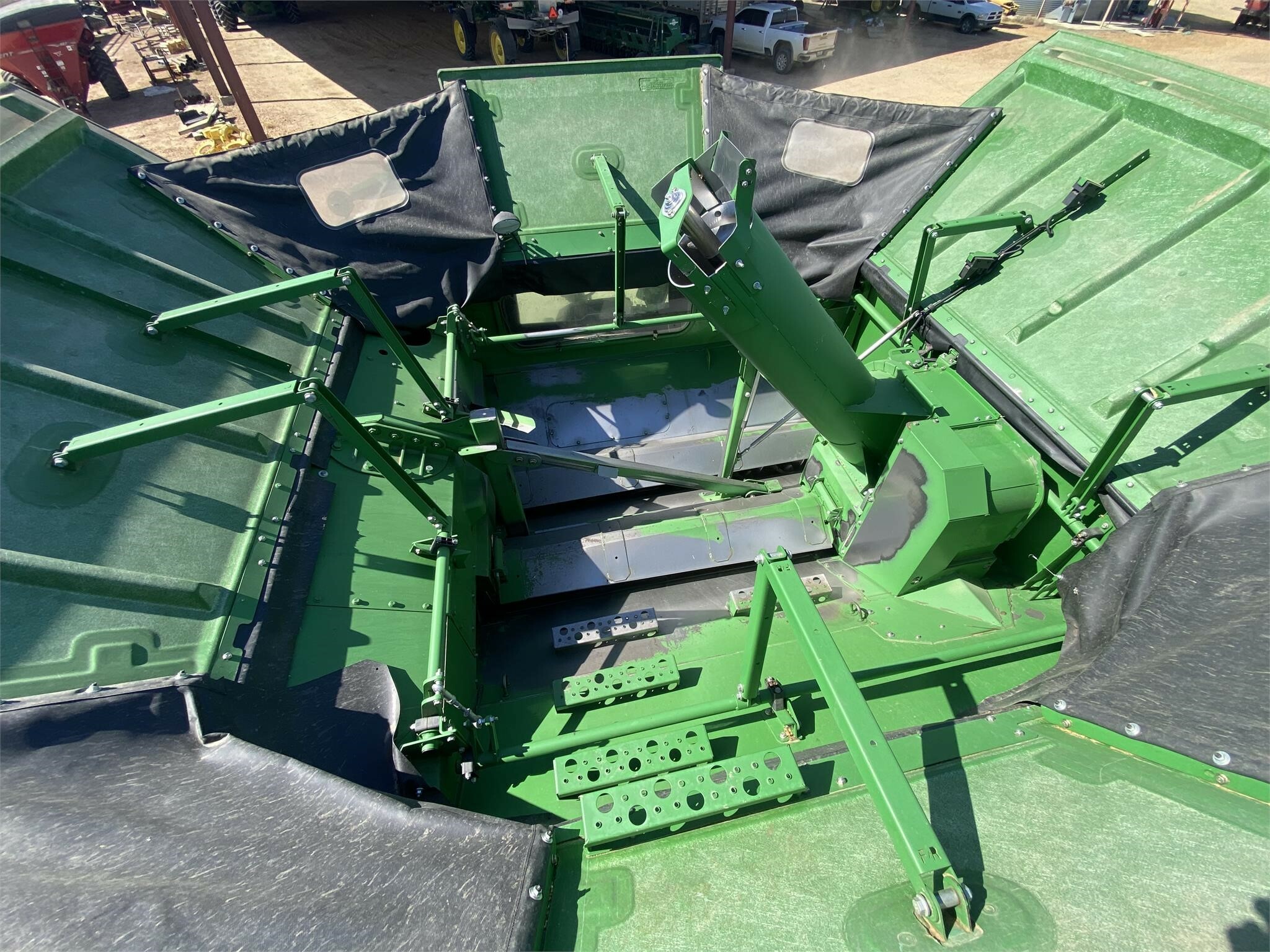 2014 John Deere S690 Combine