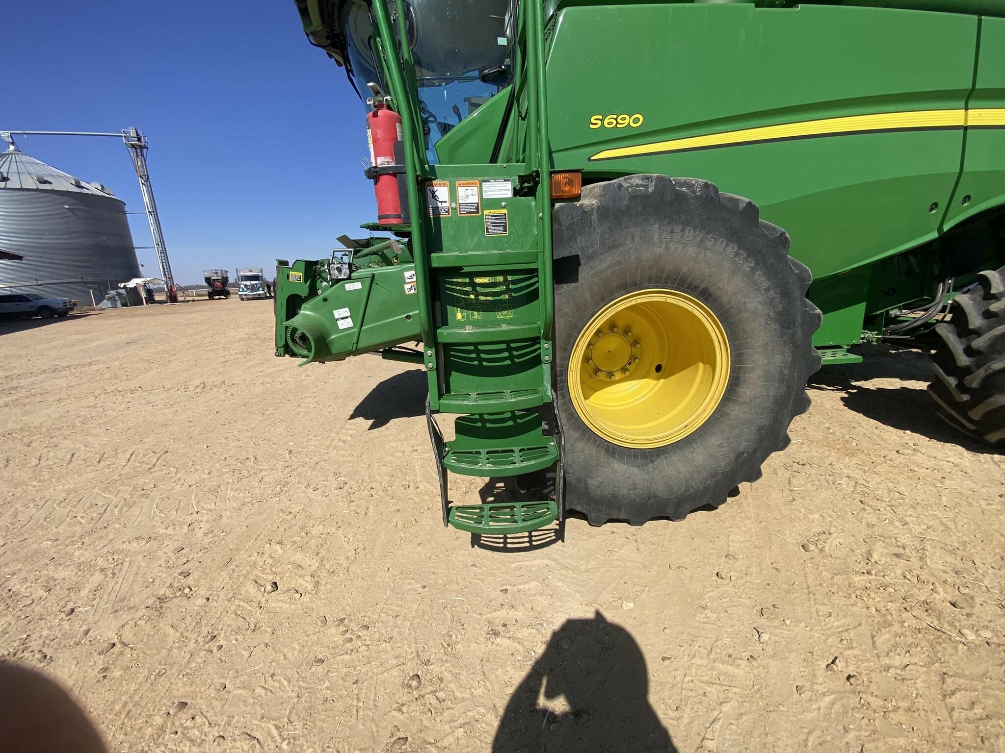2014 John Deere S690 Combine