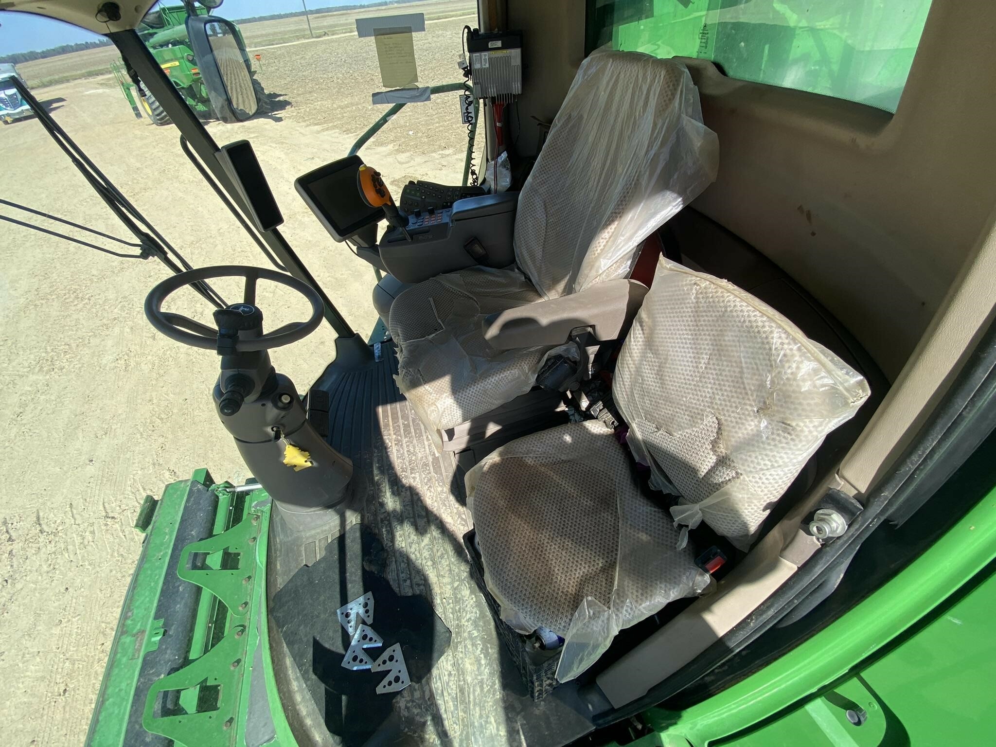 2014 John Deere S690 Combine