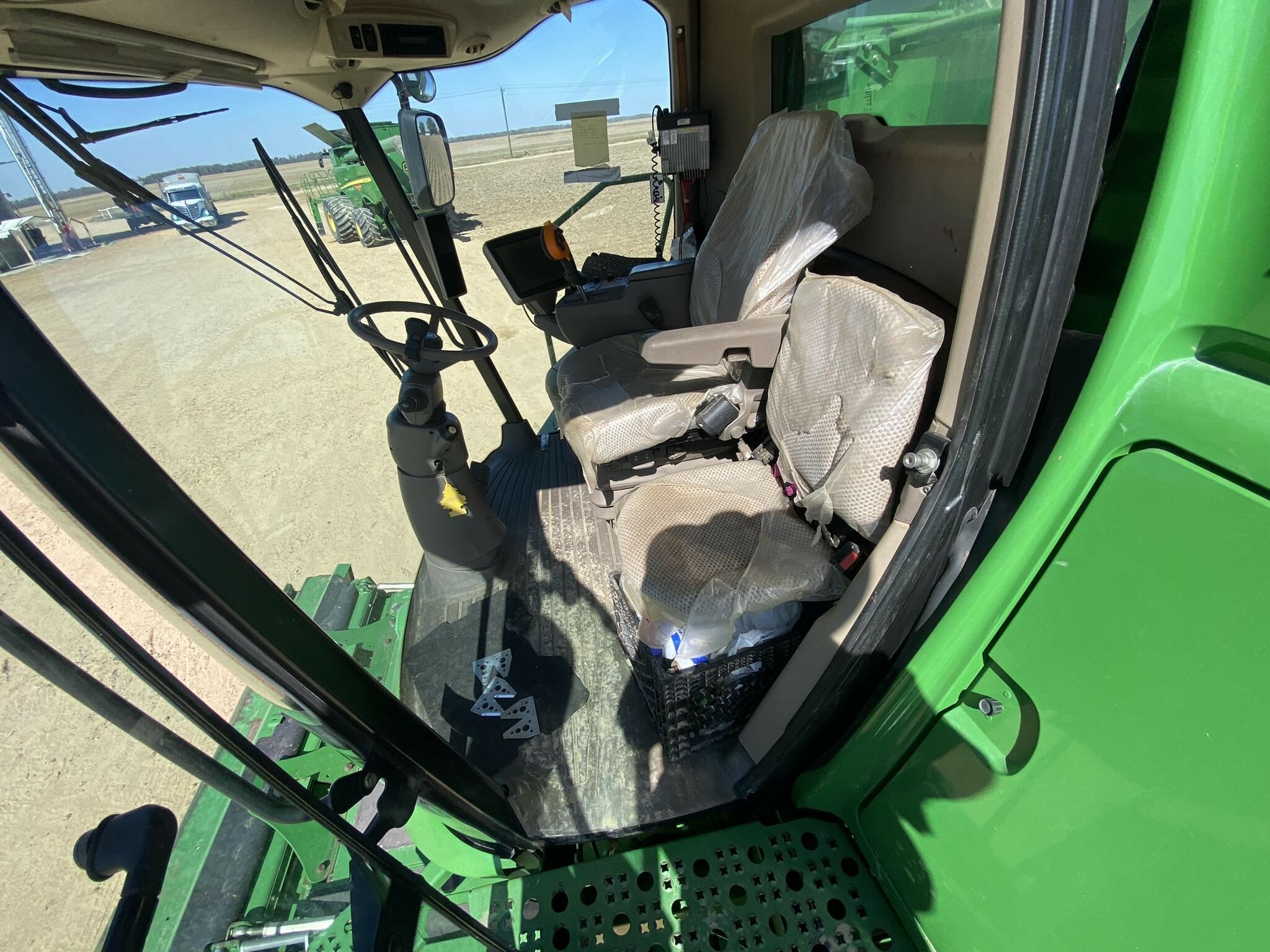 2014 John Deere S690 Combine