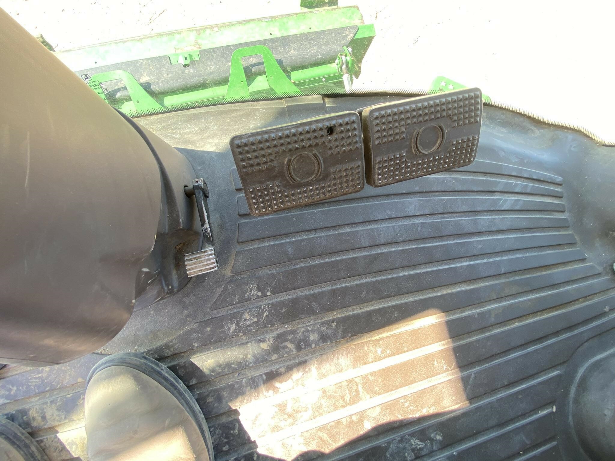 2014 John Deere S690 Combine