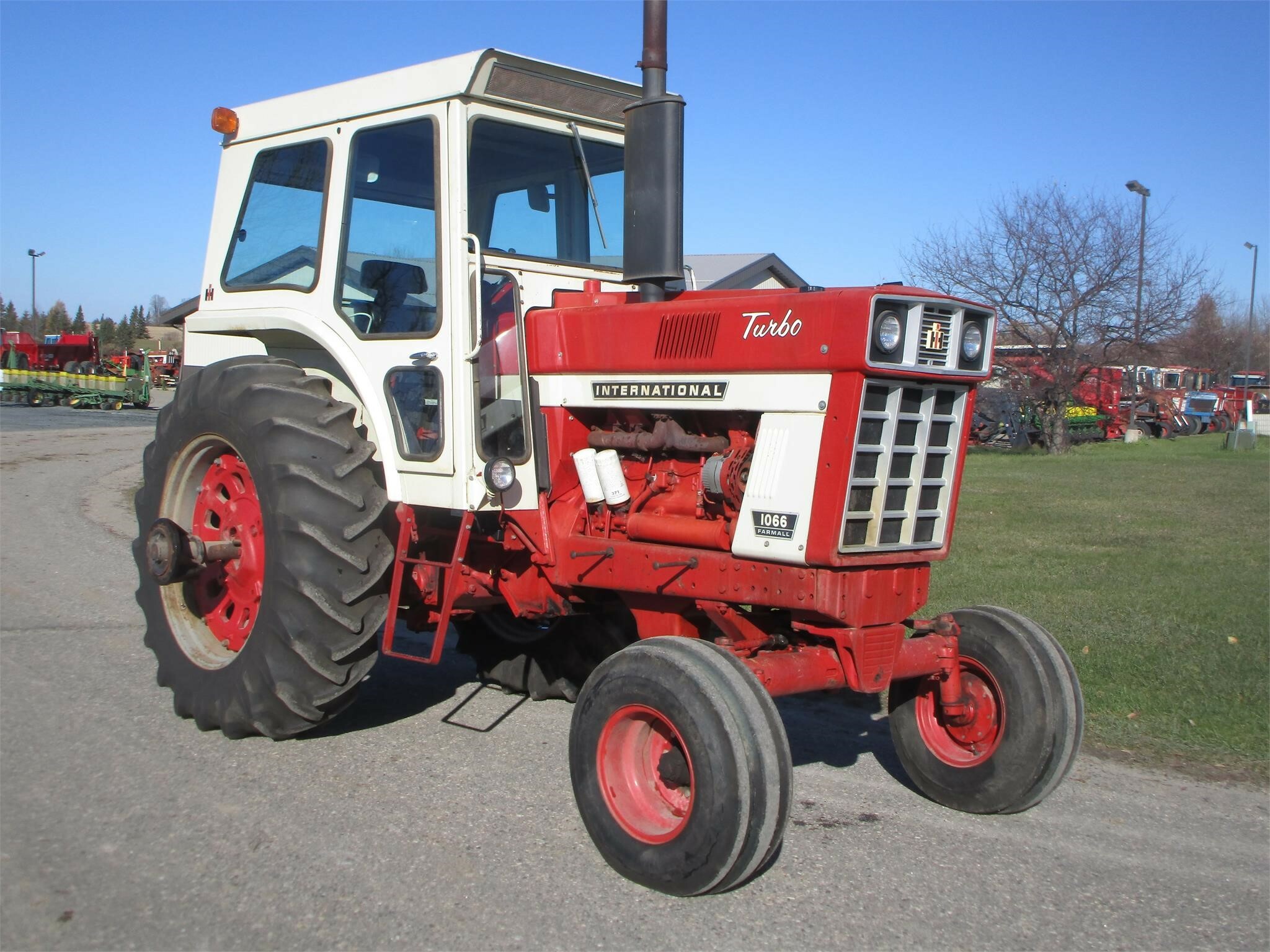 1972 International Harvester 1066 Tractor