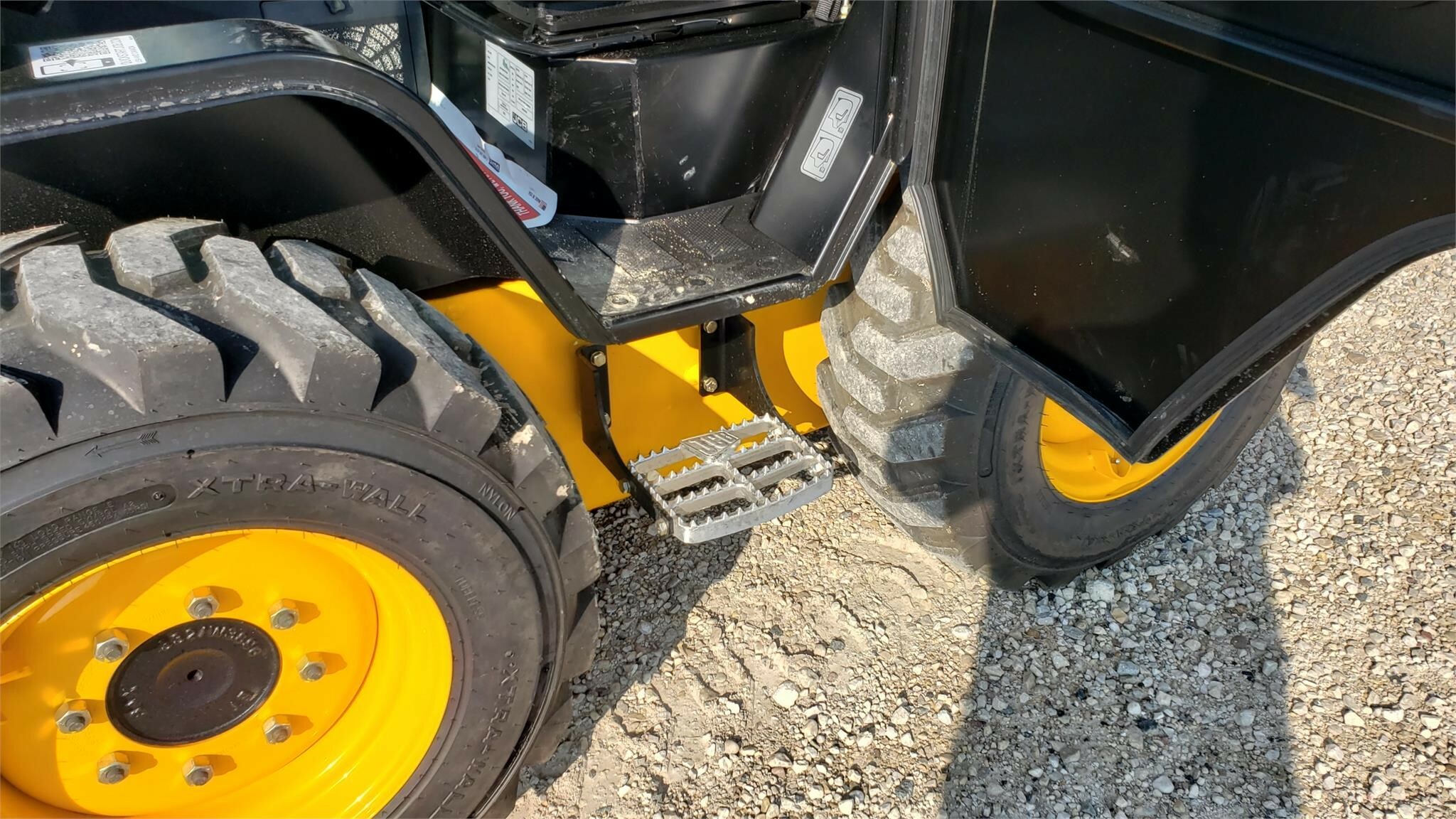 2023 JCB 270 Skid Steer