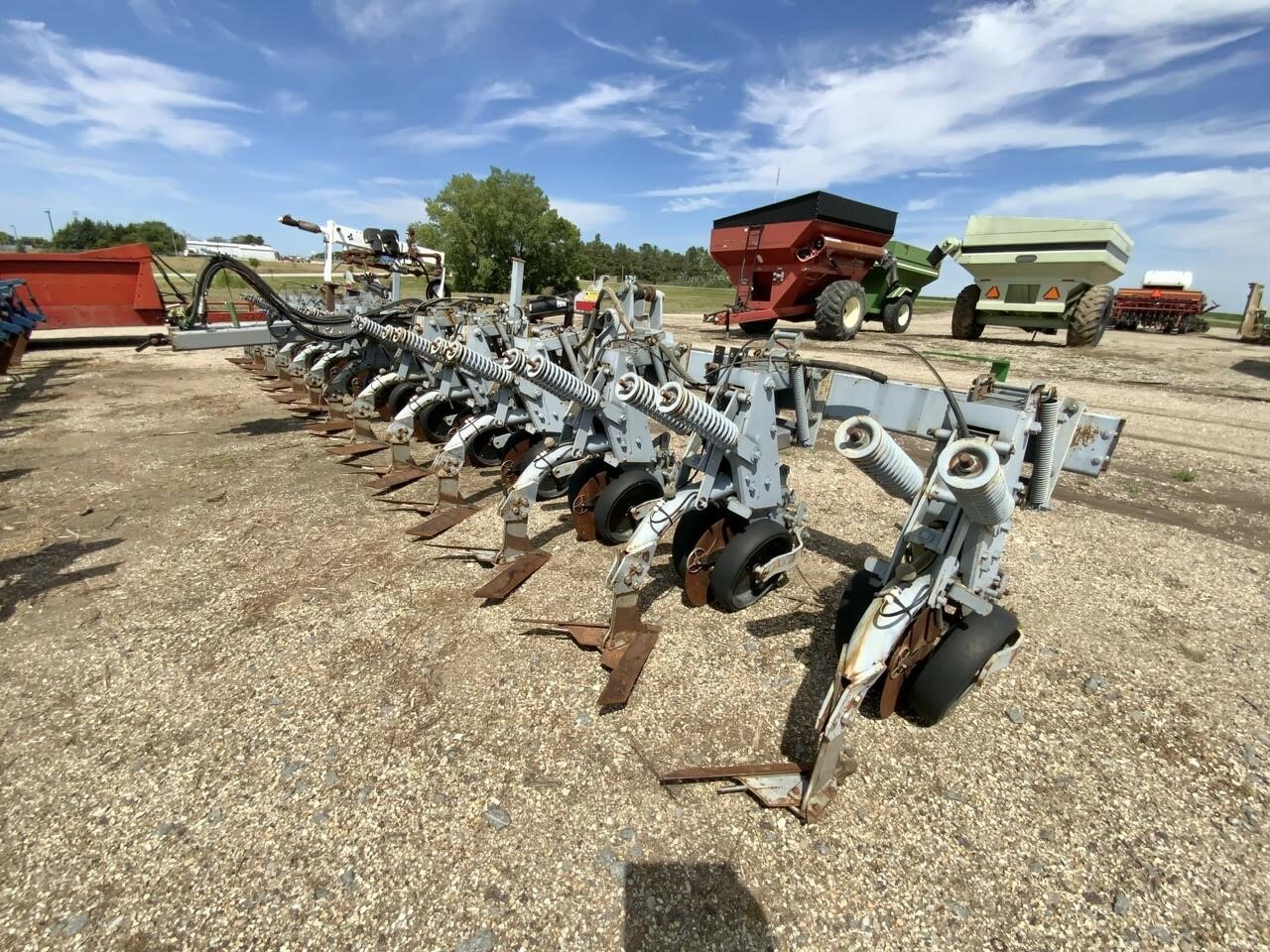  Hiniker 6000 Cultivator