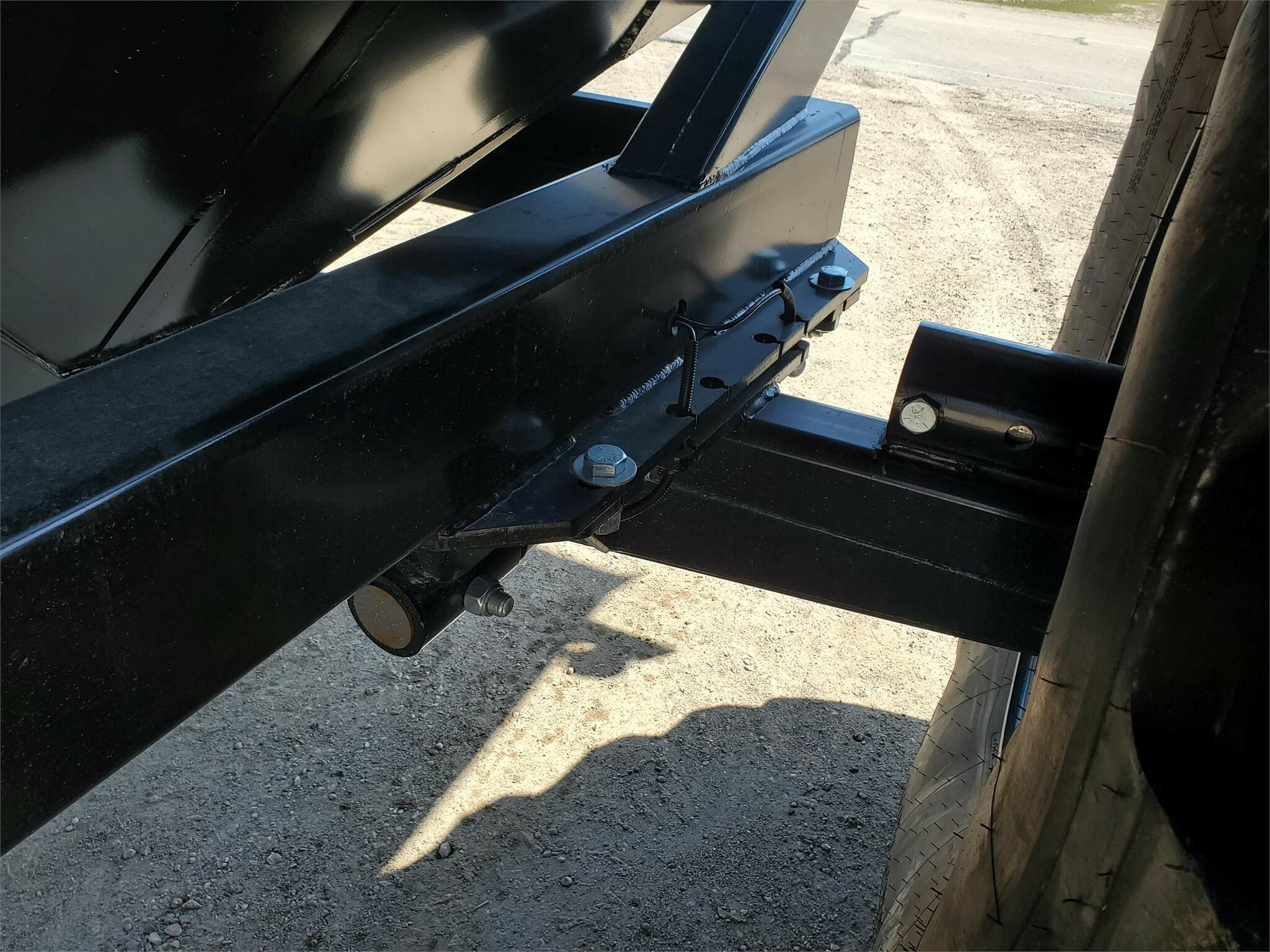 2026 J&M 812-18 Grain Cart