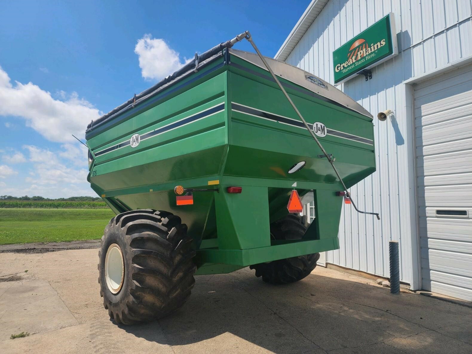 2001 J&M 875-18 Grain Cart