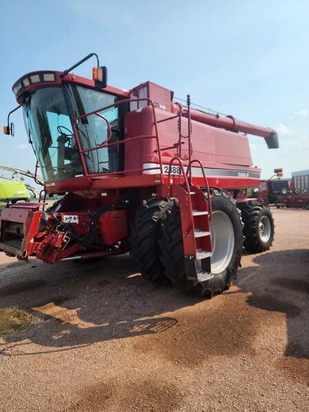 2002 Case IH 2388 Combine