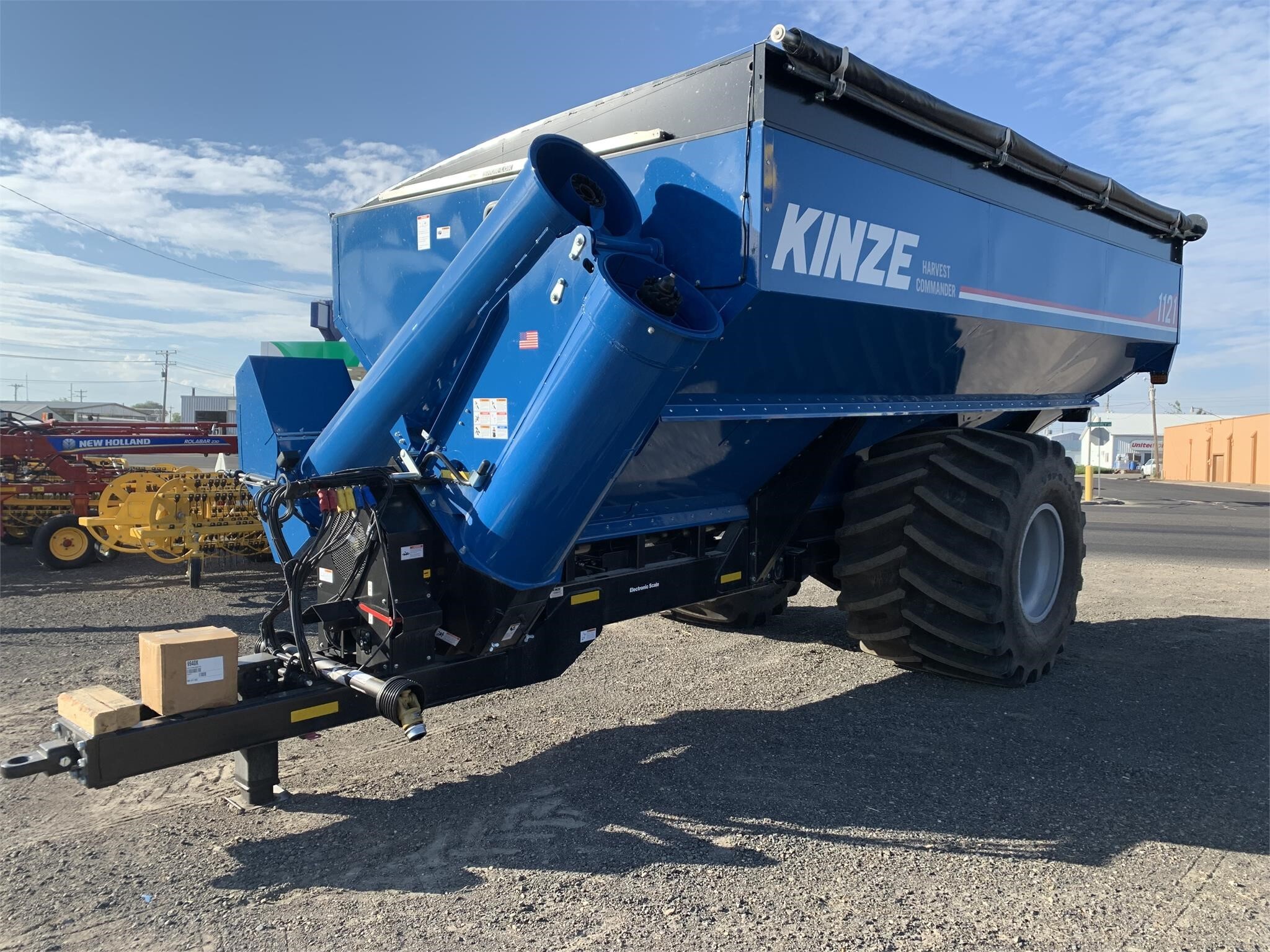 2023 Kinze 1121 Grain Cart