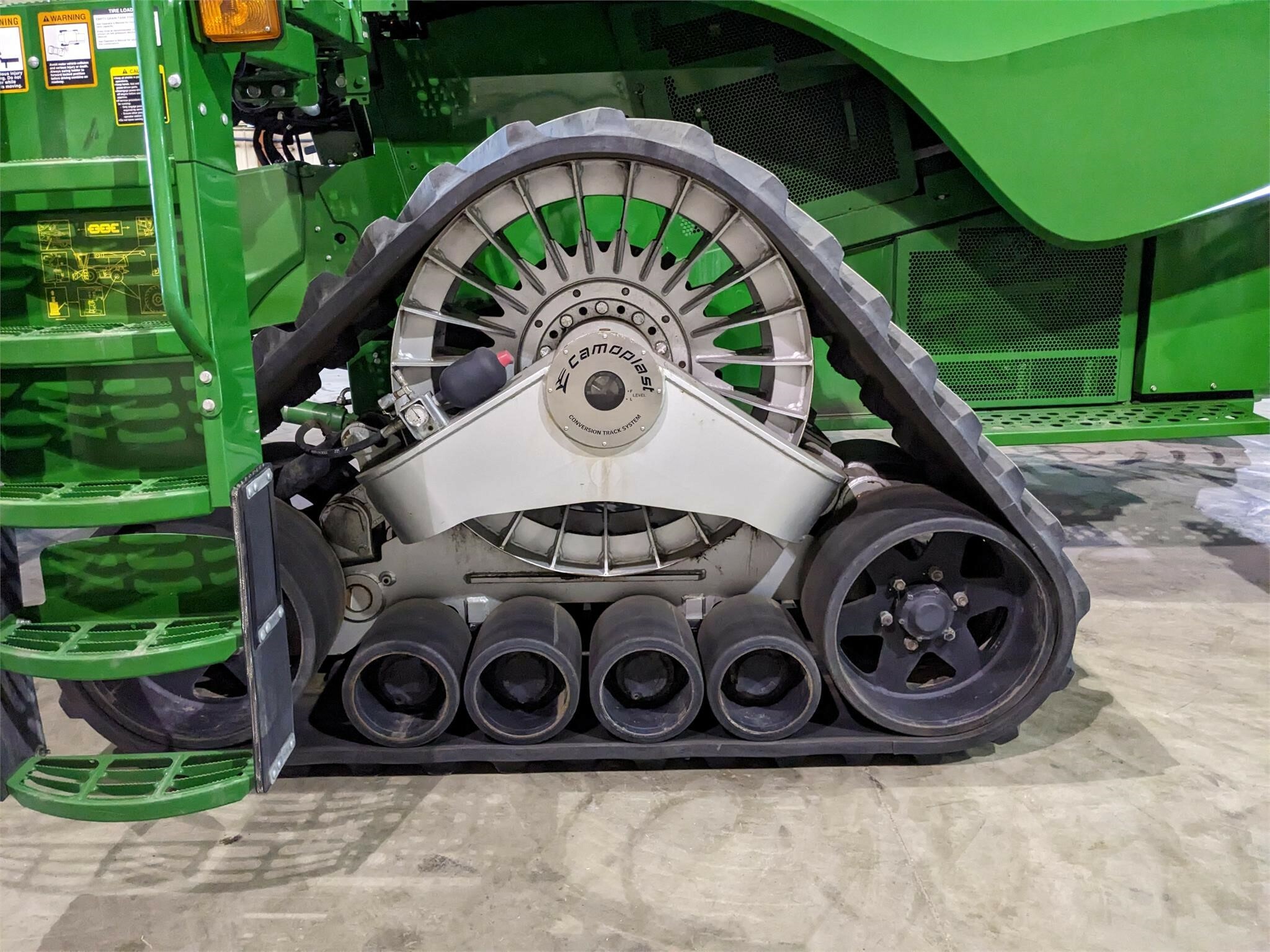 2016 John Deere S680 Combine