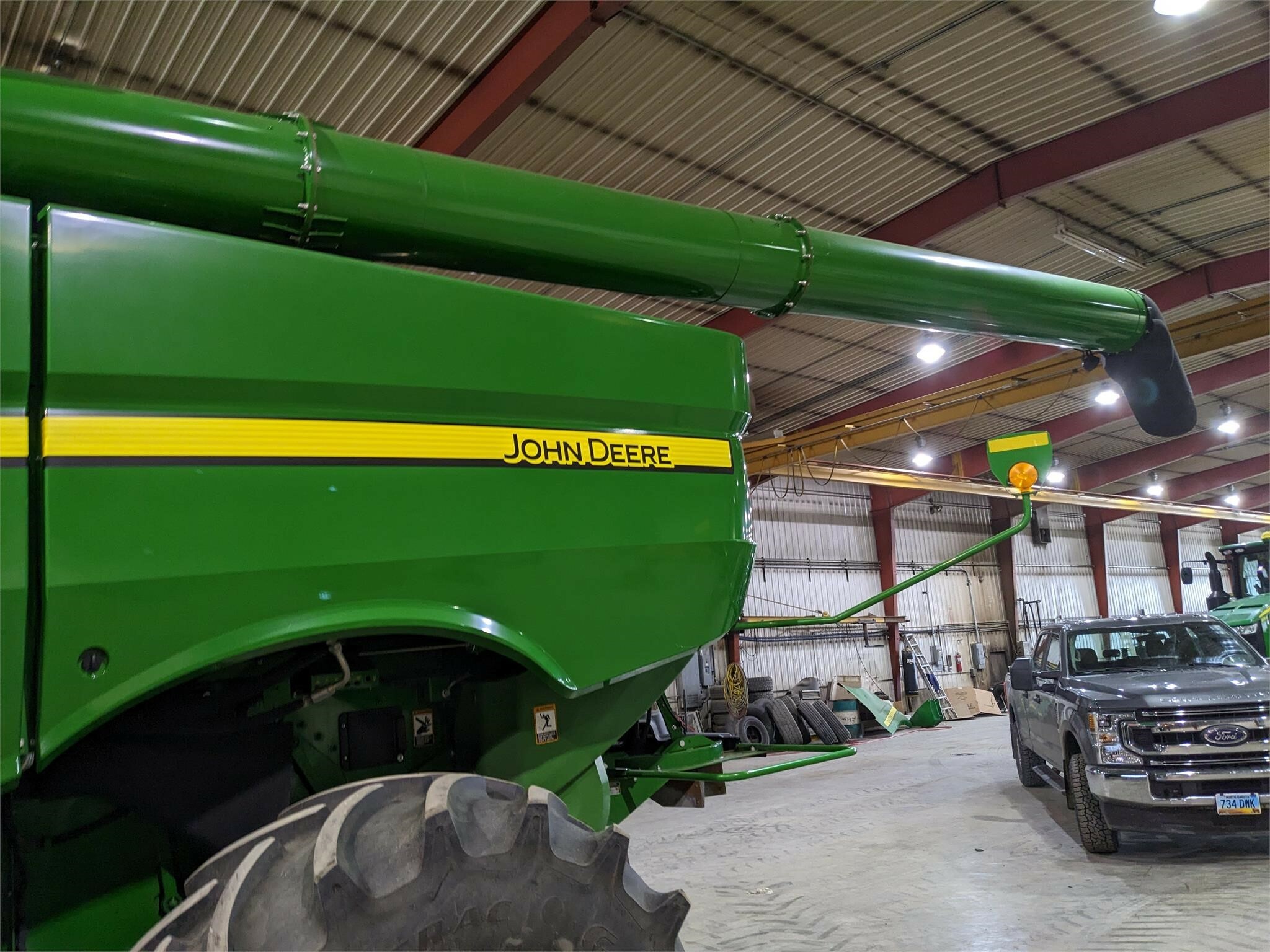 2016 John Deere S680 Combine