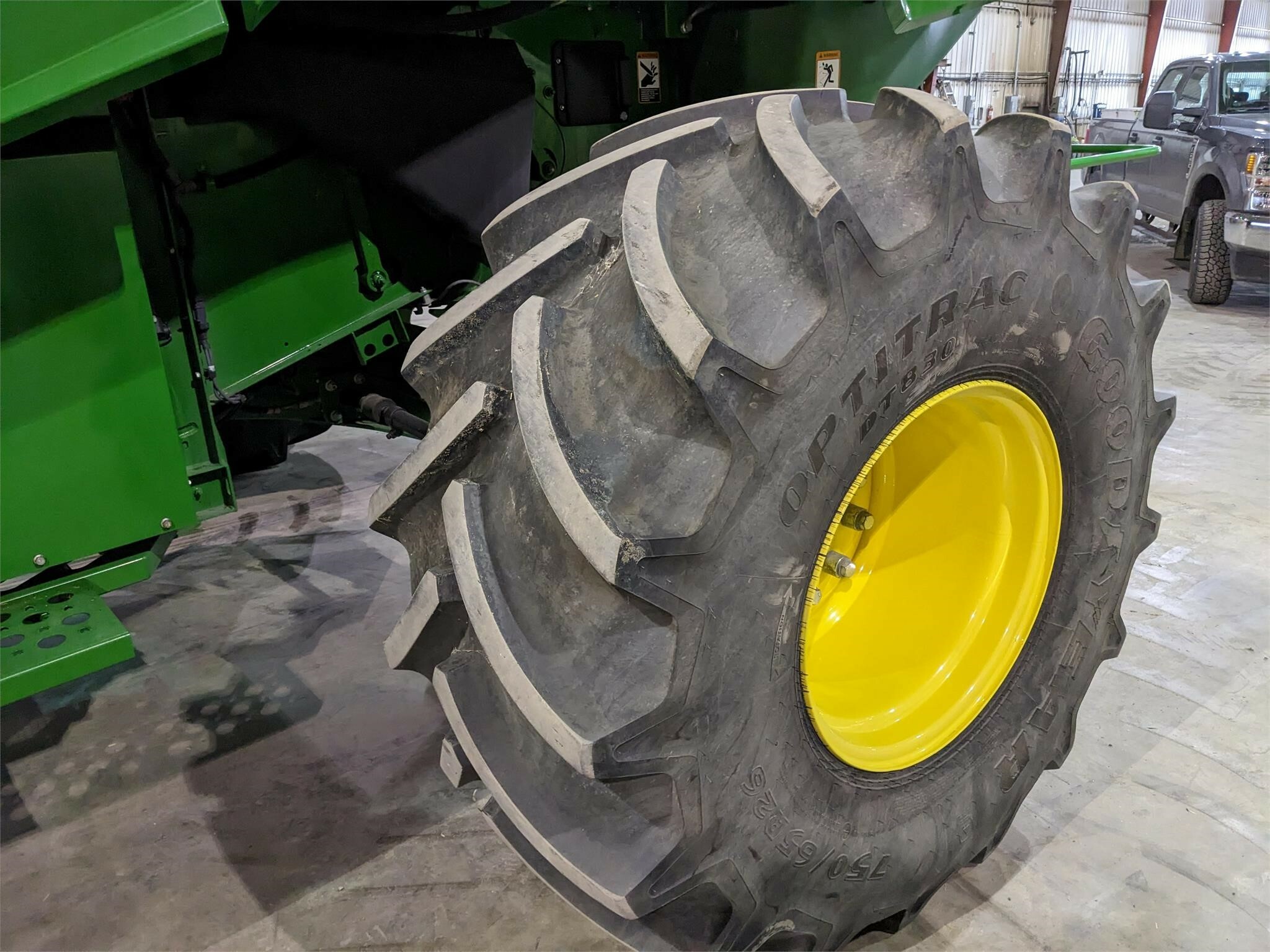2016 John Deere S680 Combine