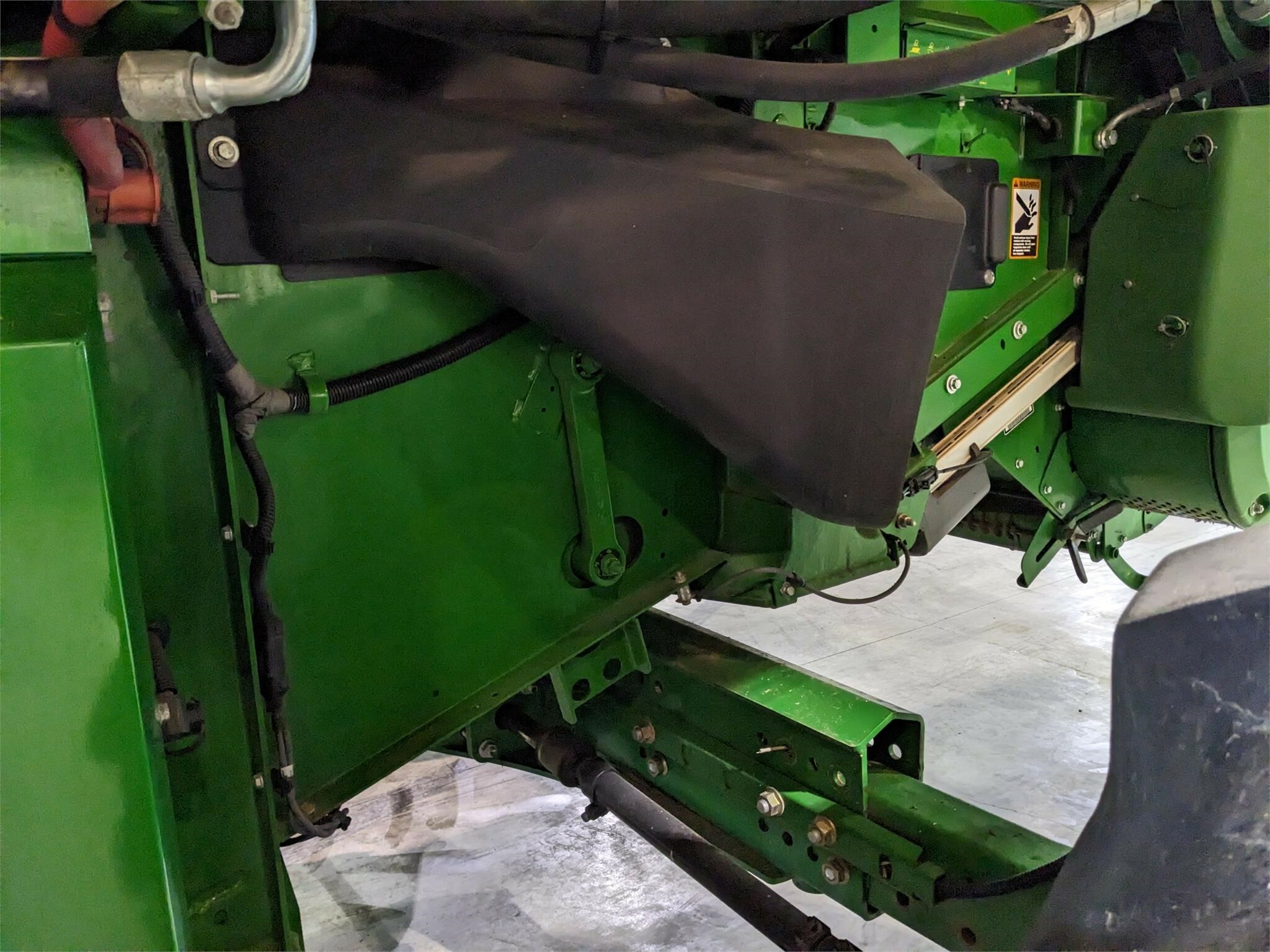 2016 John Deere S680 Combine