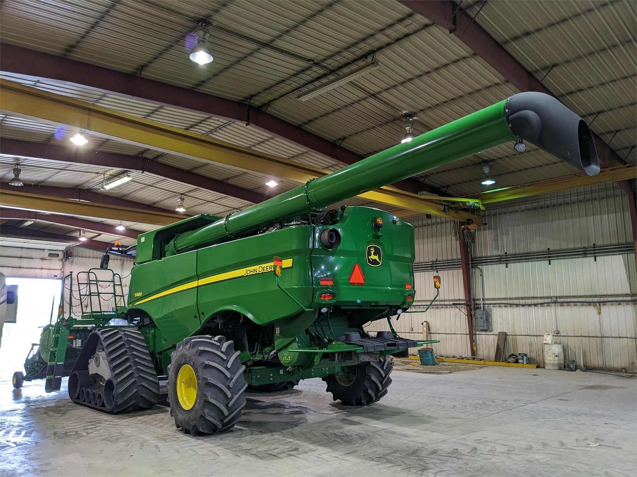 2016 John Deere S680 Combine