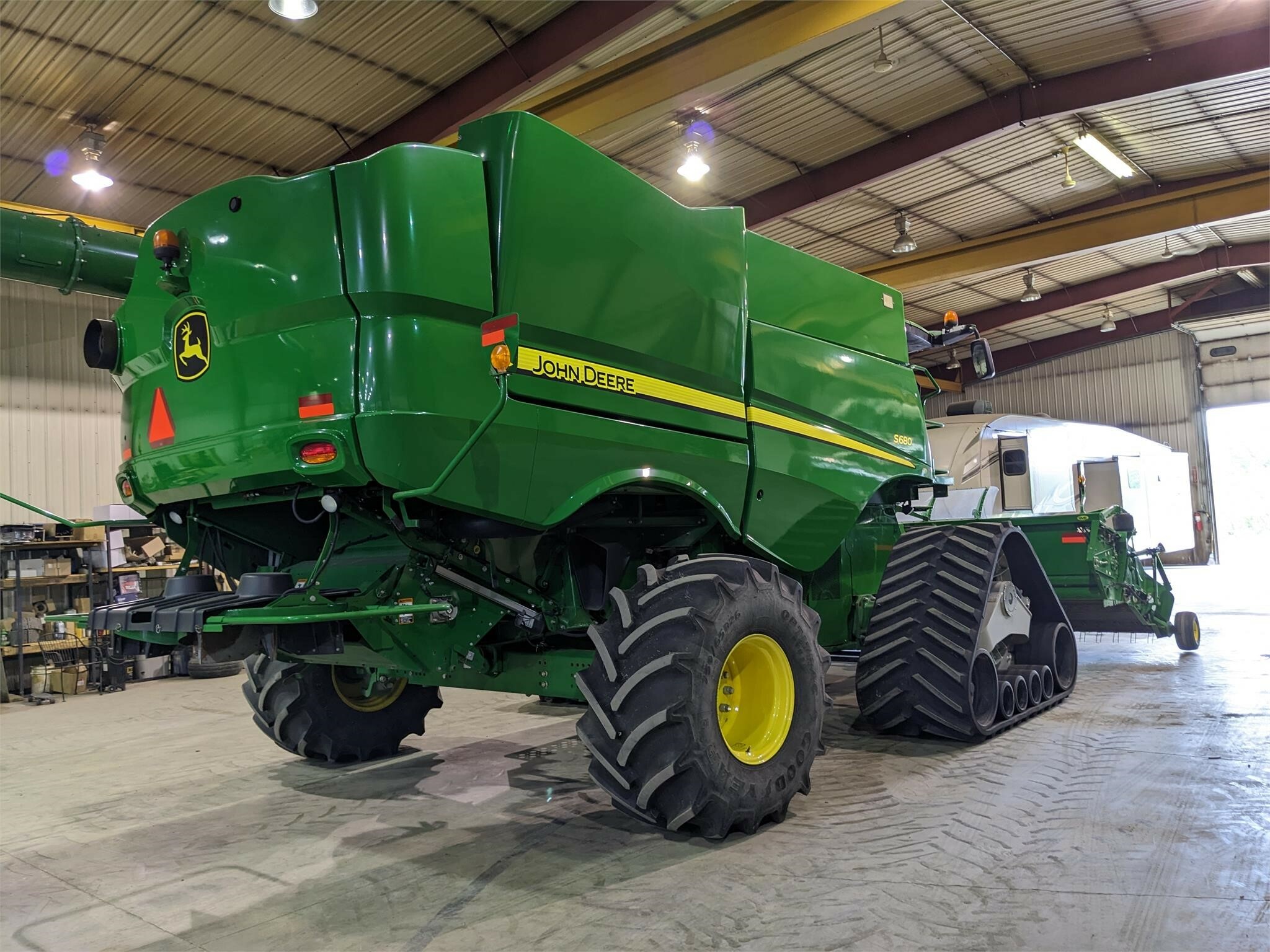 2016 John Deere S680 Combine