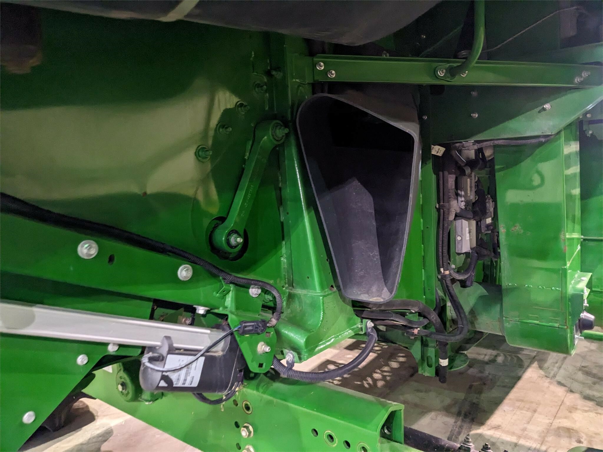 2016 John Deere S680 Combine