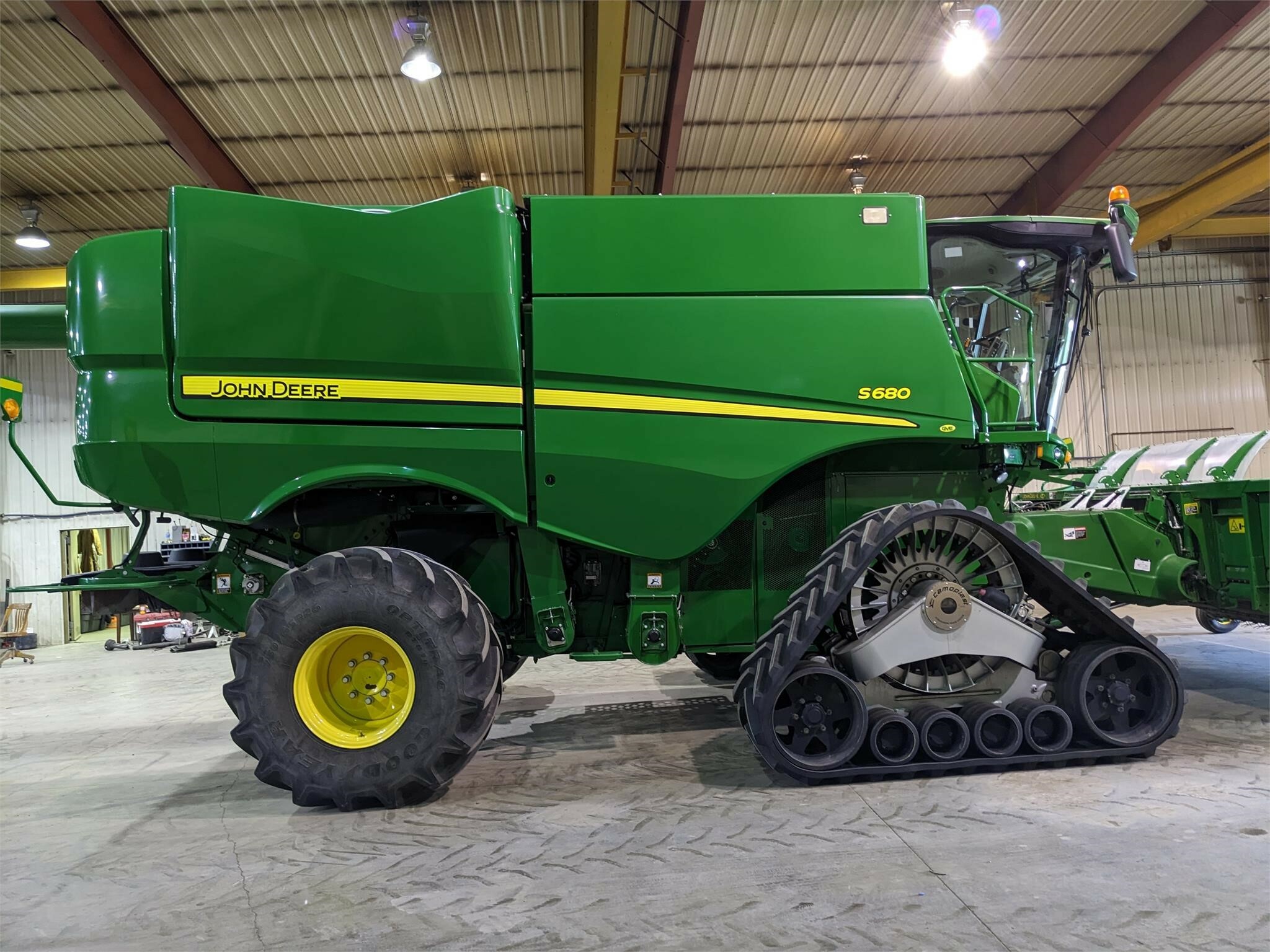2016 John Deere S680 Combine