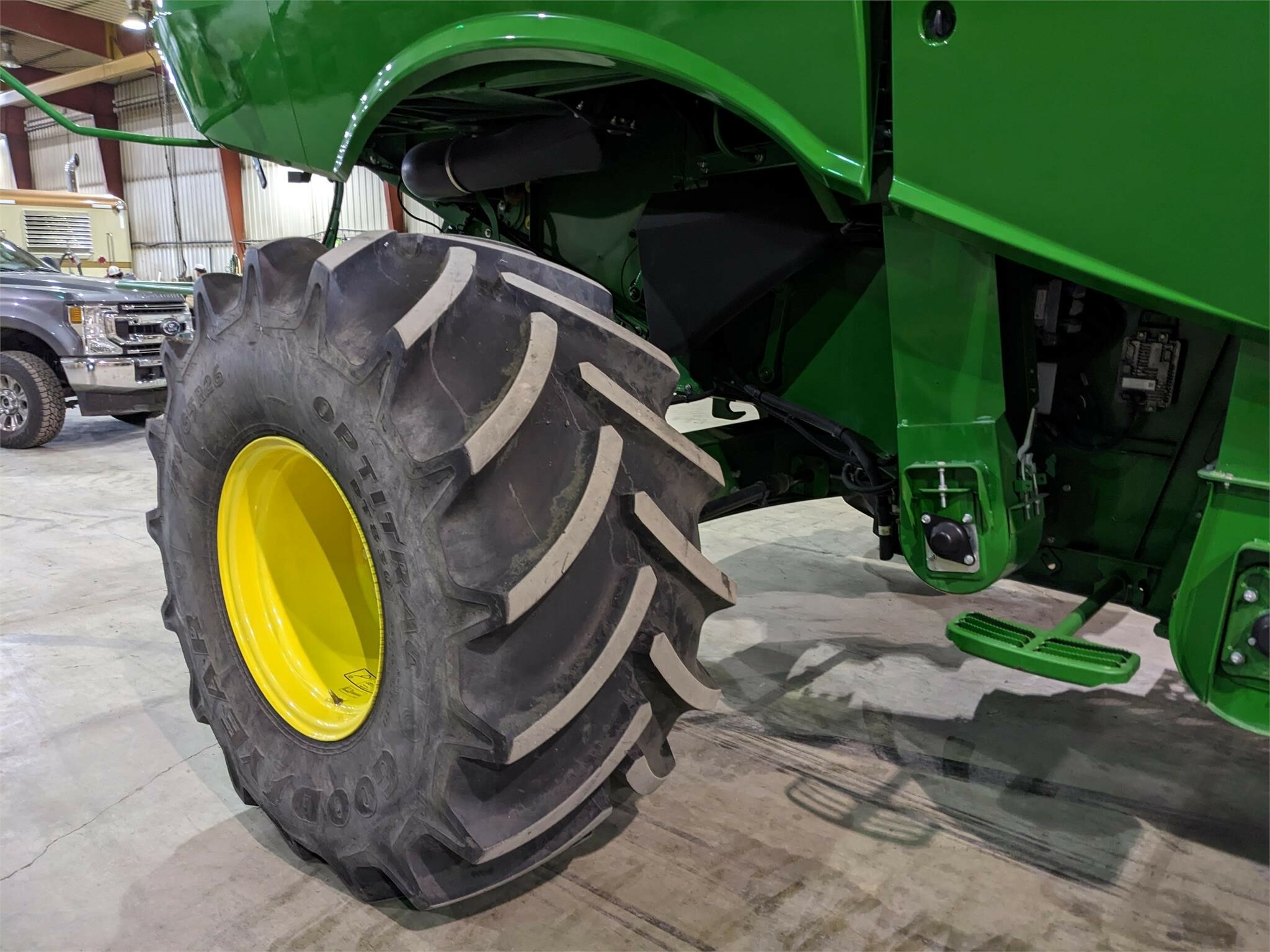 2016 John Deere S680 Combine