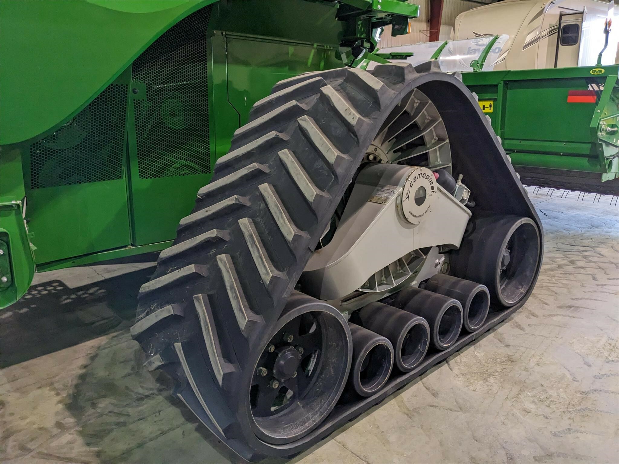 2016 John Deere S680 Combine