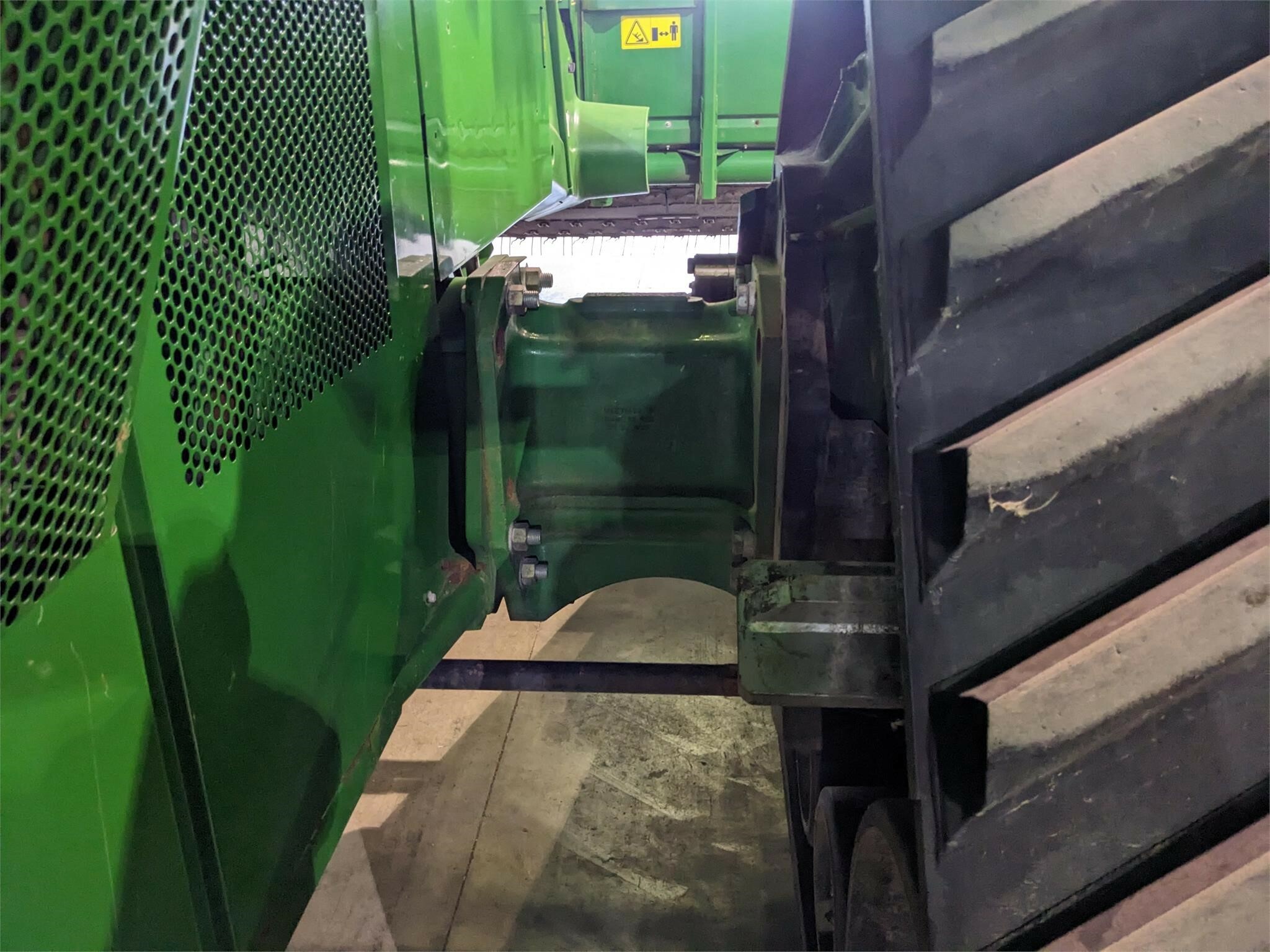 2016 John Deere S680 Combine