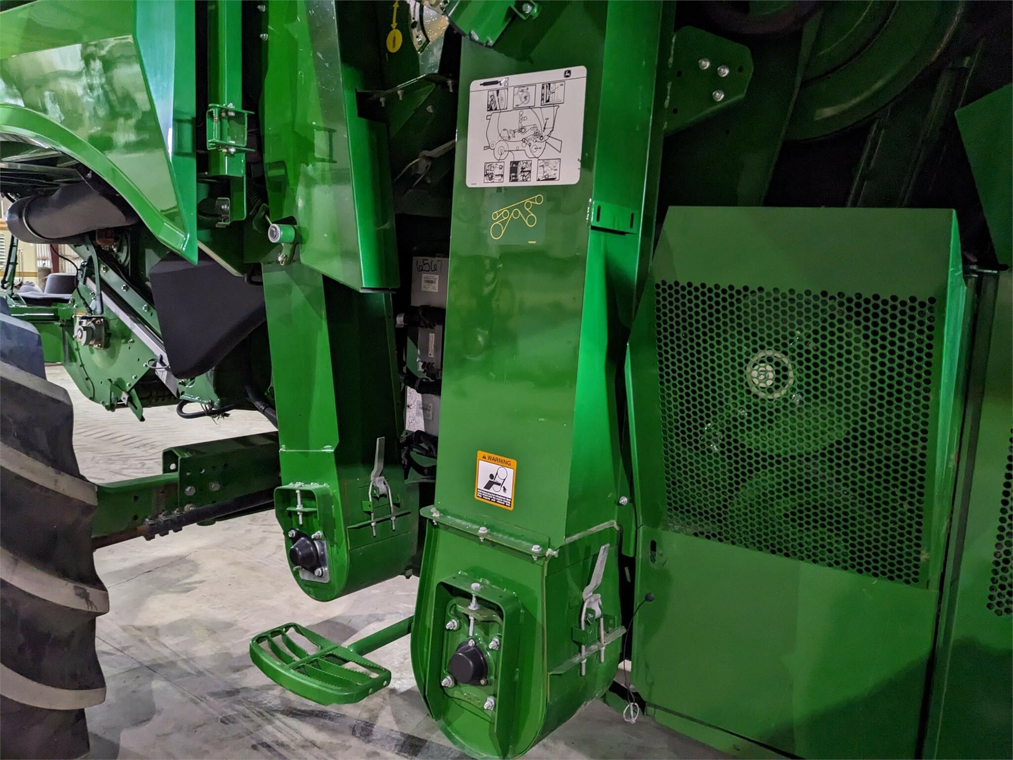 2016 John Deere S680 Combine