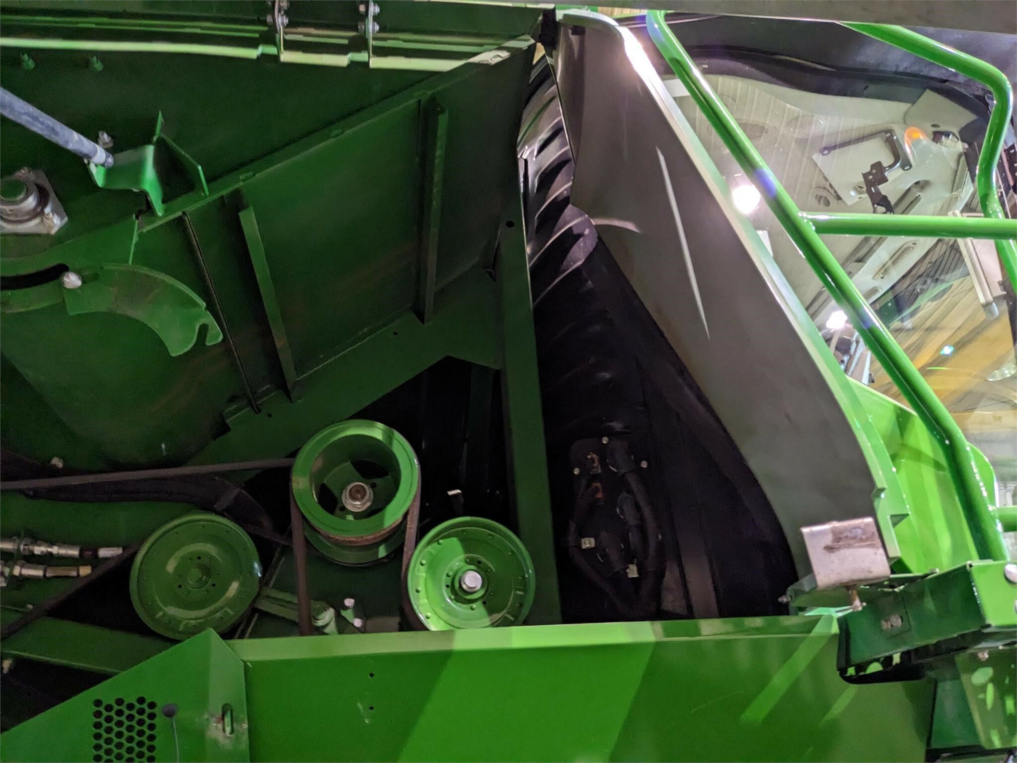 2016 John Deere S680 Combine