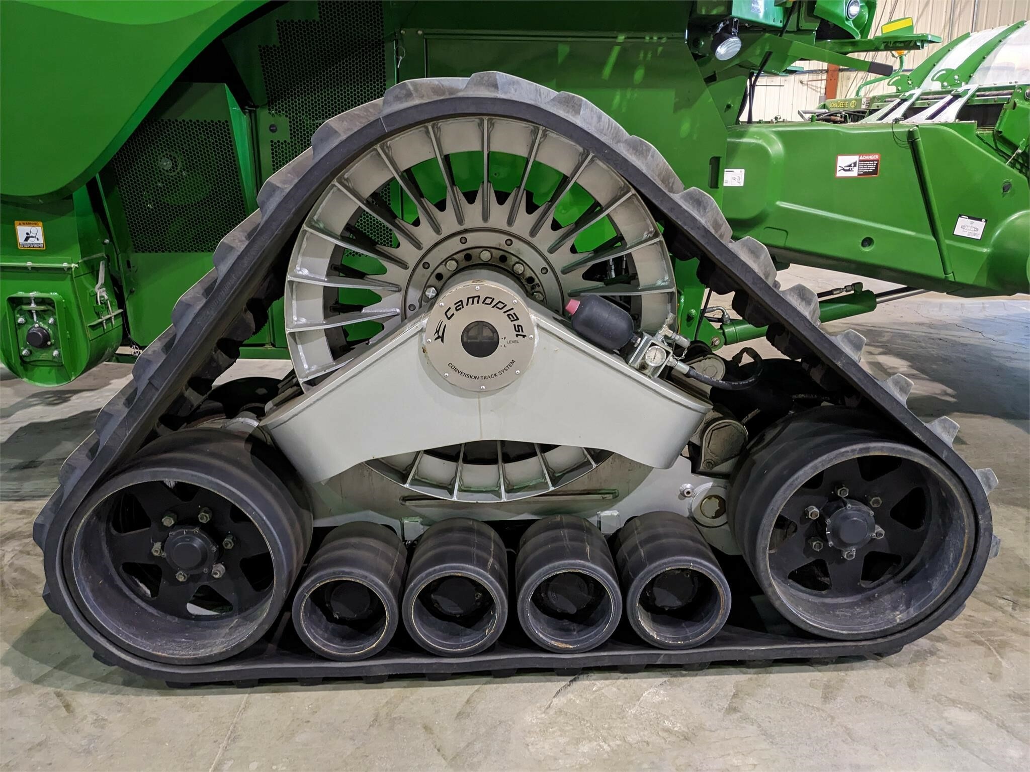 2016 John Deere S680 Combine