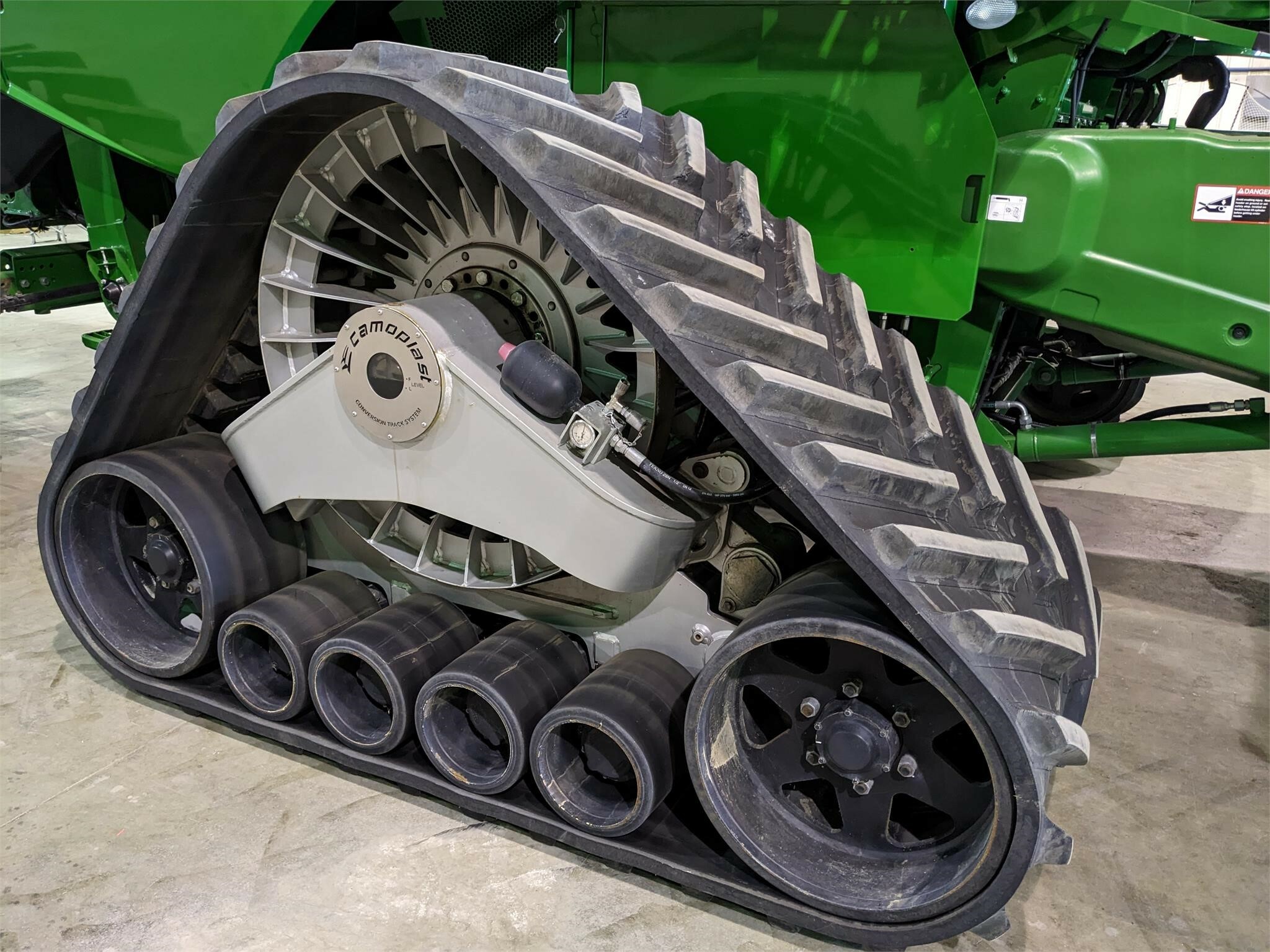 2016 John Deere S680 Combine