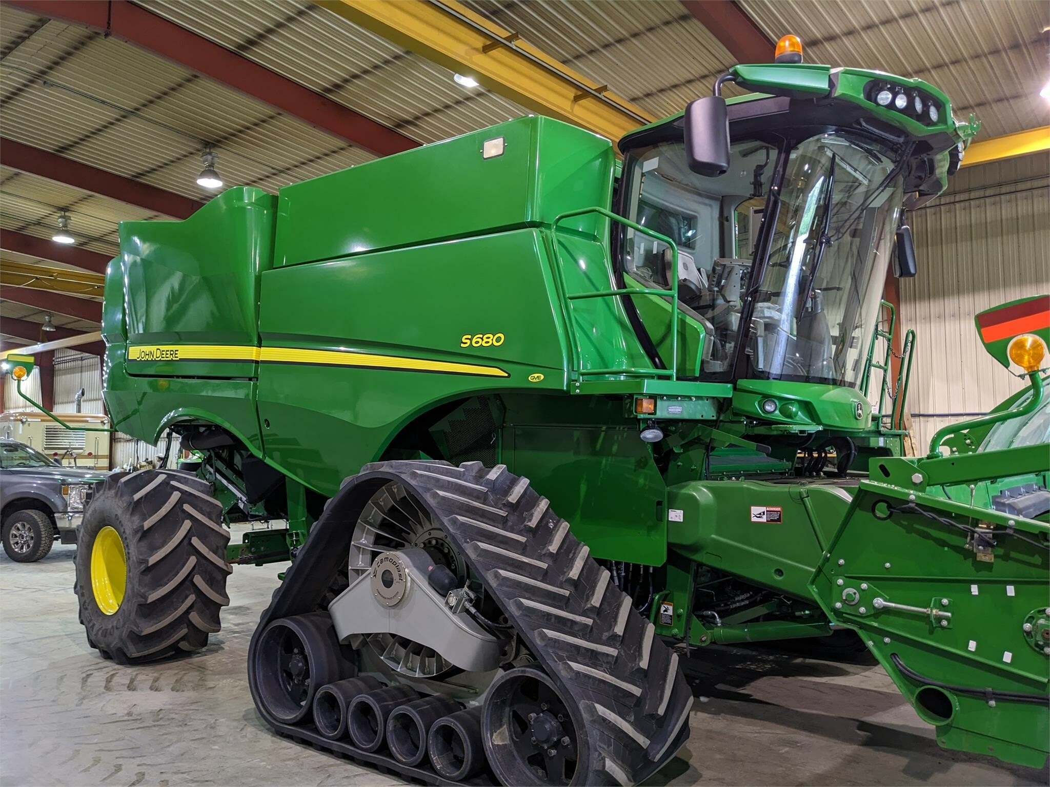 2016 John Deere S680 Combine