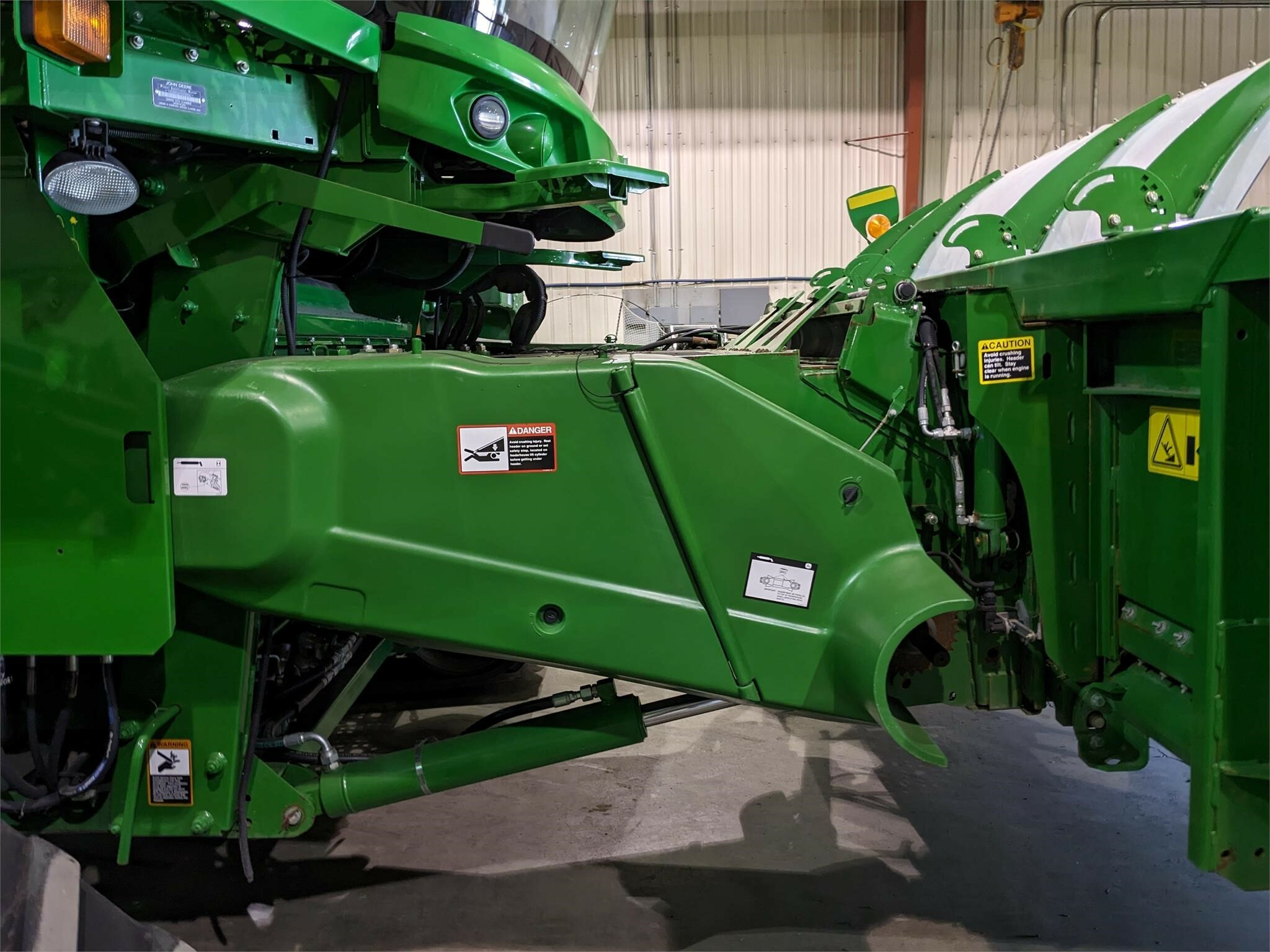 2016 John Deere S680 Combine