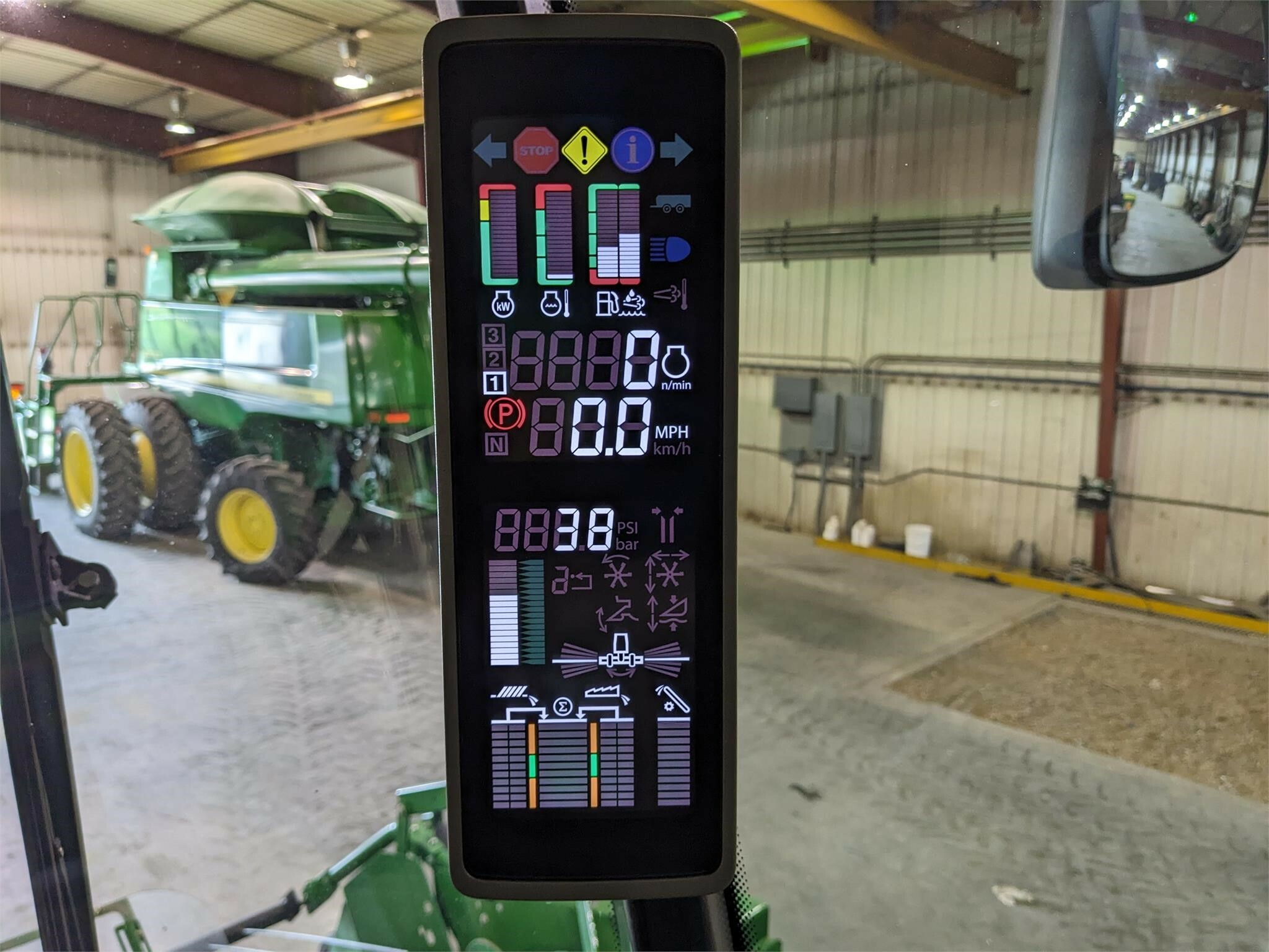 2016 John Deere S680 Combine